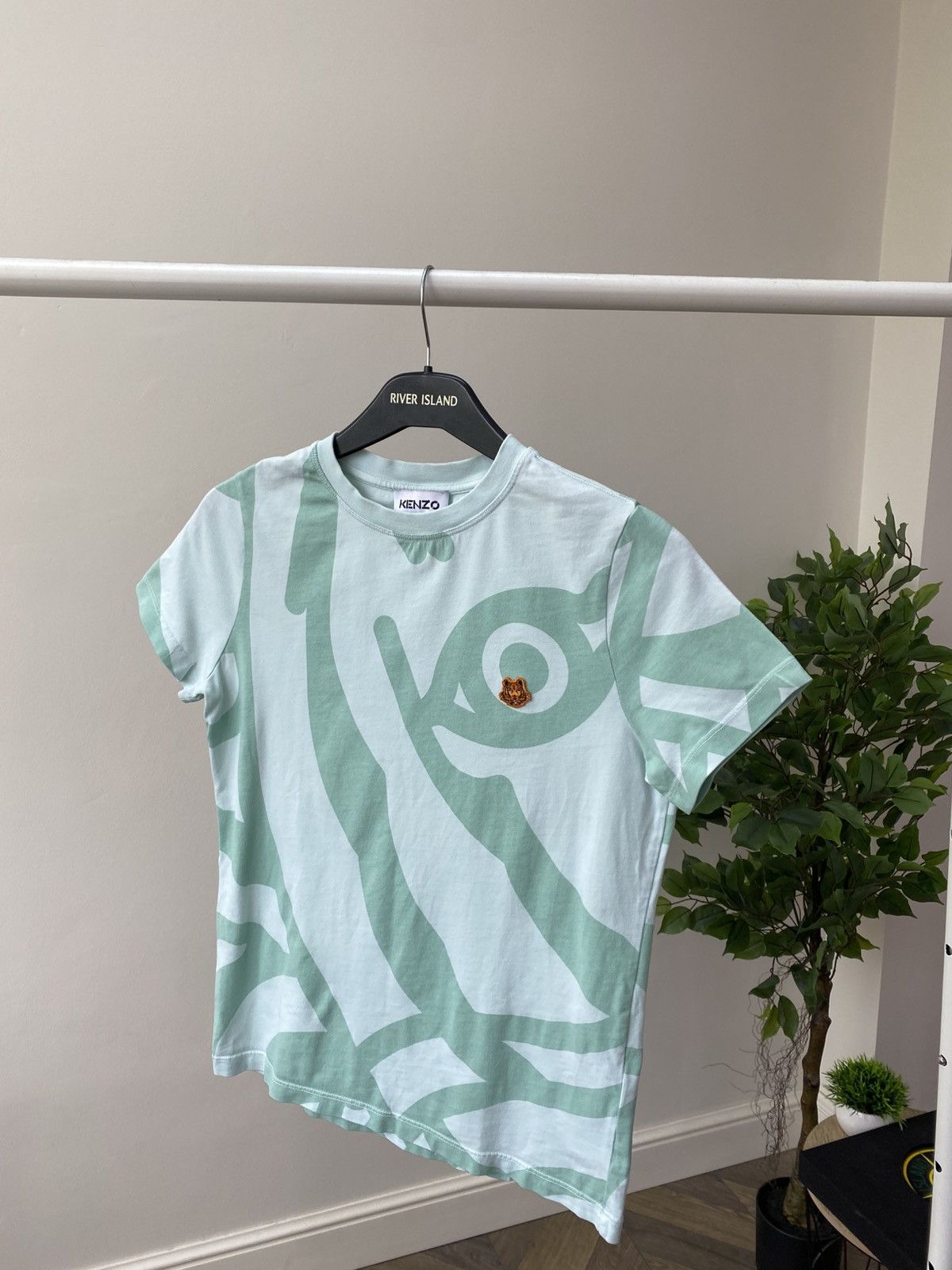 Kenzo × Vintage Vintage Kenzo Women’s Printed T-Shirt Size XS / US 0-2 / IT 36-38 - 3 Thumbnail
