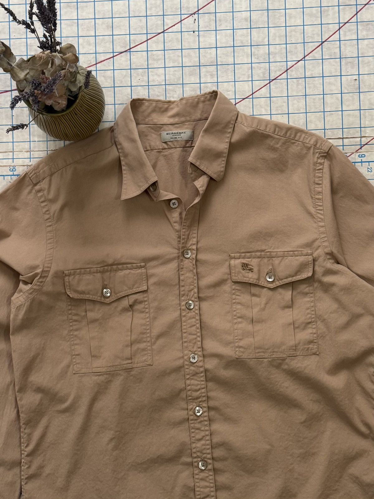 Burberry Burberry Two Pocket Light Tan Button Up Shirt Size LargeSlim Size US L / EU 52-54 / 3 - 4 Thumbnail