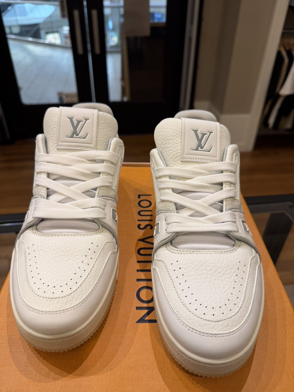 Louis Vuitton Louis Vuitton LV Trainer - White Size US 9 / EU 42 - 5 Thumbnail