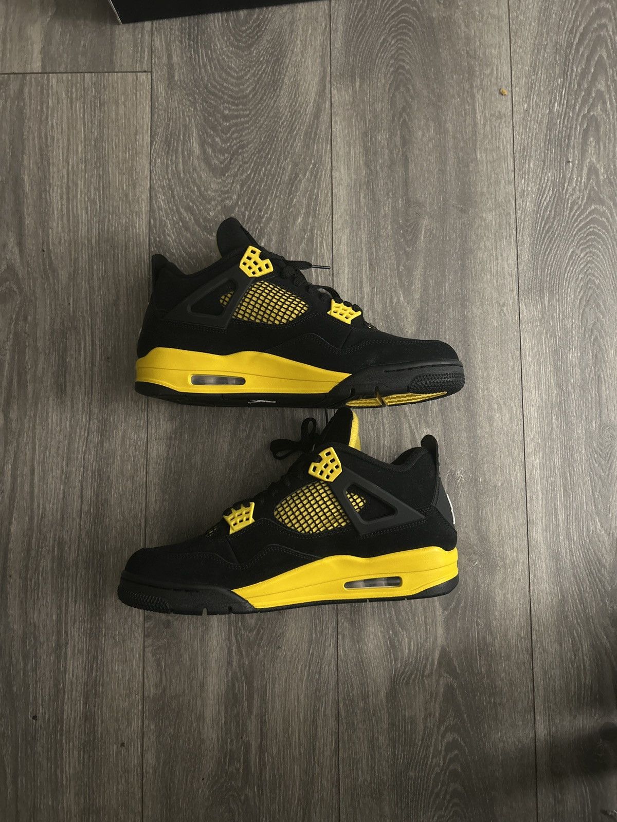Jordan Brand Jordan 4’s Yellow thunder BRAND NEW Size US 10.5 / EU 43-44 - 3 Thumbnail