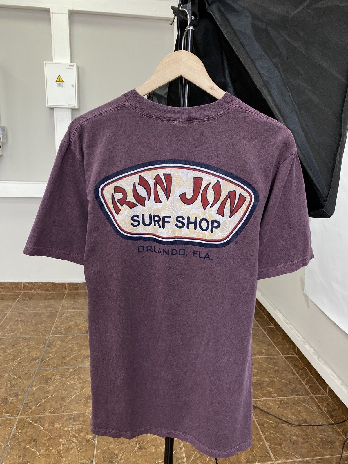 Ron Jon Surf Shop 🇺🇸 Vintage 90s Y2K Ron John Surf Shop Orlando Florida T-shirt Size US M / EU 48-50 / 2 - 1 Thumbnail