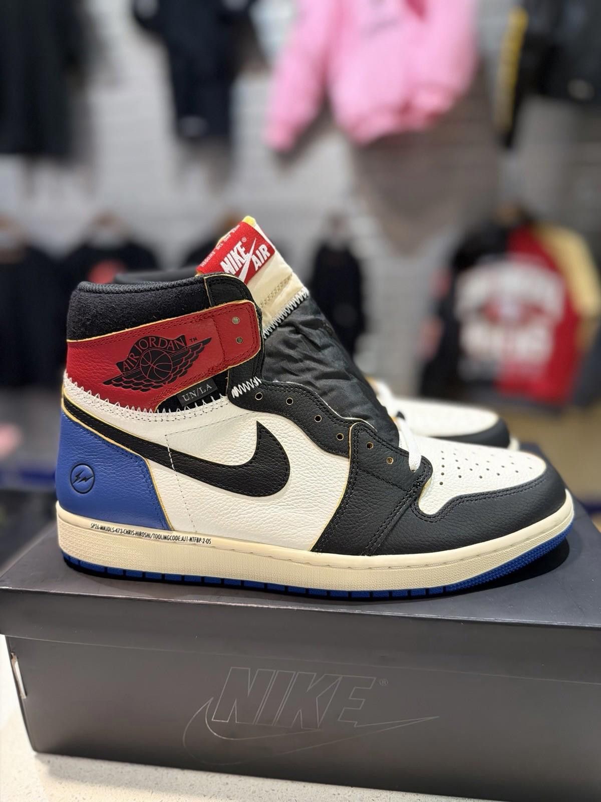 Jordan Brand Air Jordan 1 x Union x Fragment Black and Varsity Red (13) Size US 13 / EU 46 - 2 Thumbnail