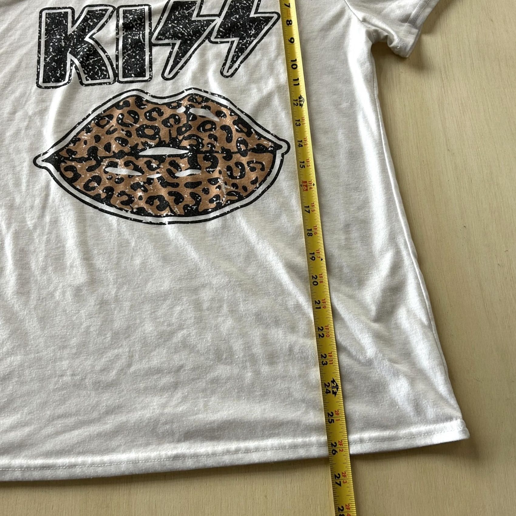 Vintage KISS Shirt Womens Large White Leopard Lips Graphic Band Rock Tee T-Shirt Size L / US 10 / IT 46 - 5 Thumbnail