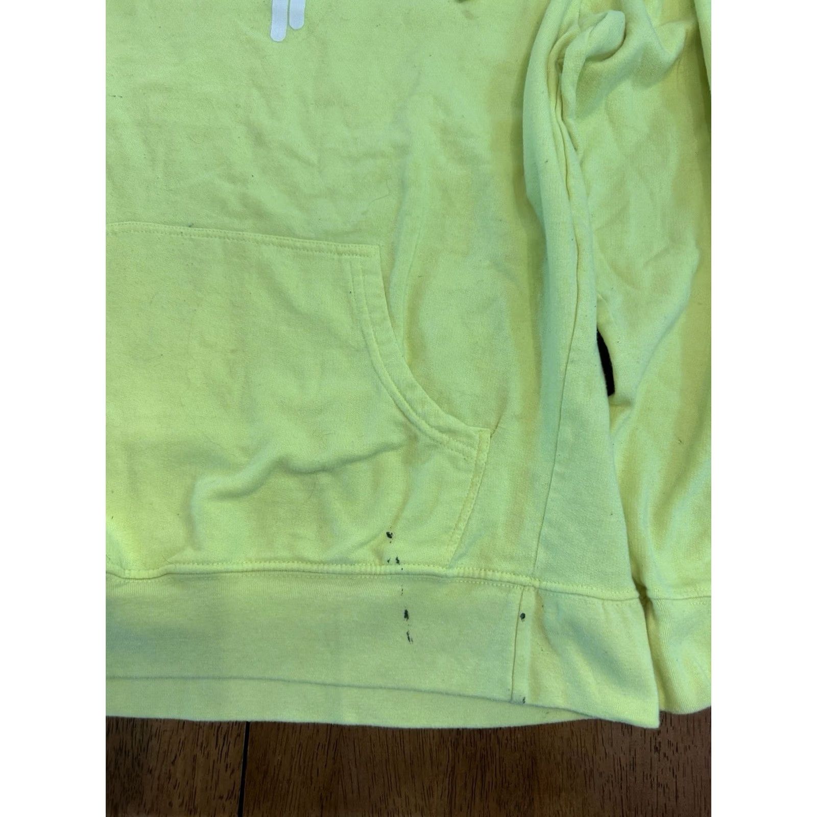 Vintage Billie Eilish Hoodie Sweatshirt Small 2020 Yellow Neon Stains Distress Womens Regular Hoodie Pullover Graphic Print Logo Pockets All Seasons VINTAGE? Size S / US 4 / IT 40 - 2 Thumbnail