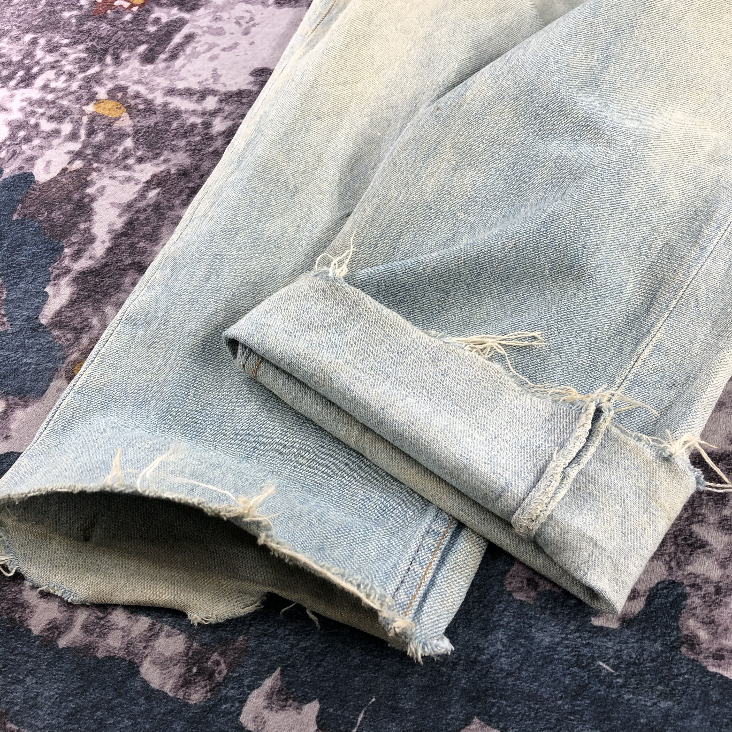 Levi's Vintage 90s Light Wash Levis 501 Jeans-JM3029 Size US 33 - 7 Thumbnail