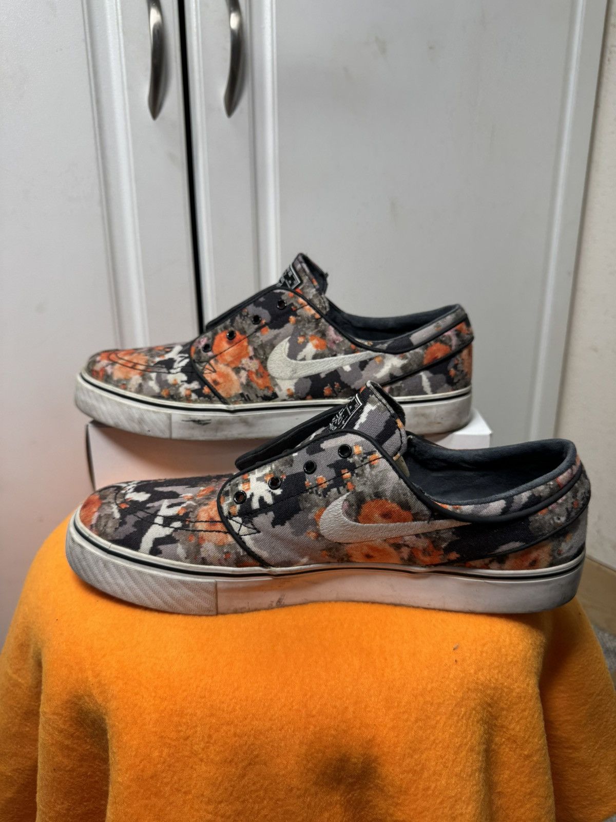 Nike Digi floral print Nike Janowski Size US 10.5 / EU 43-44 - 2 Thumbnail