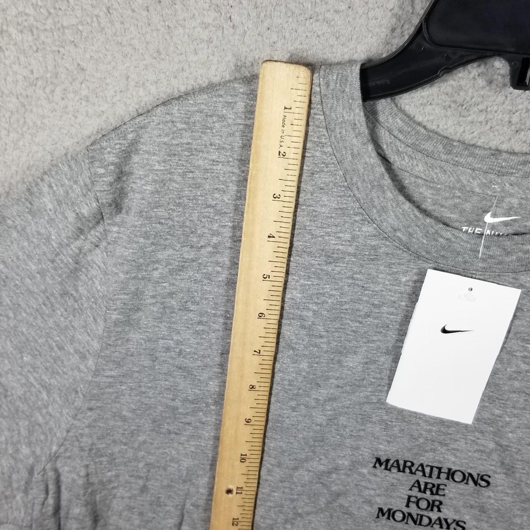Nike Nike Boston Marathon "Marathons Are For Mondays" Graphic T-Shirt XL Gray Men’s Activewear Size US XL / EU 56 / 4 - 4 Thumbnail