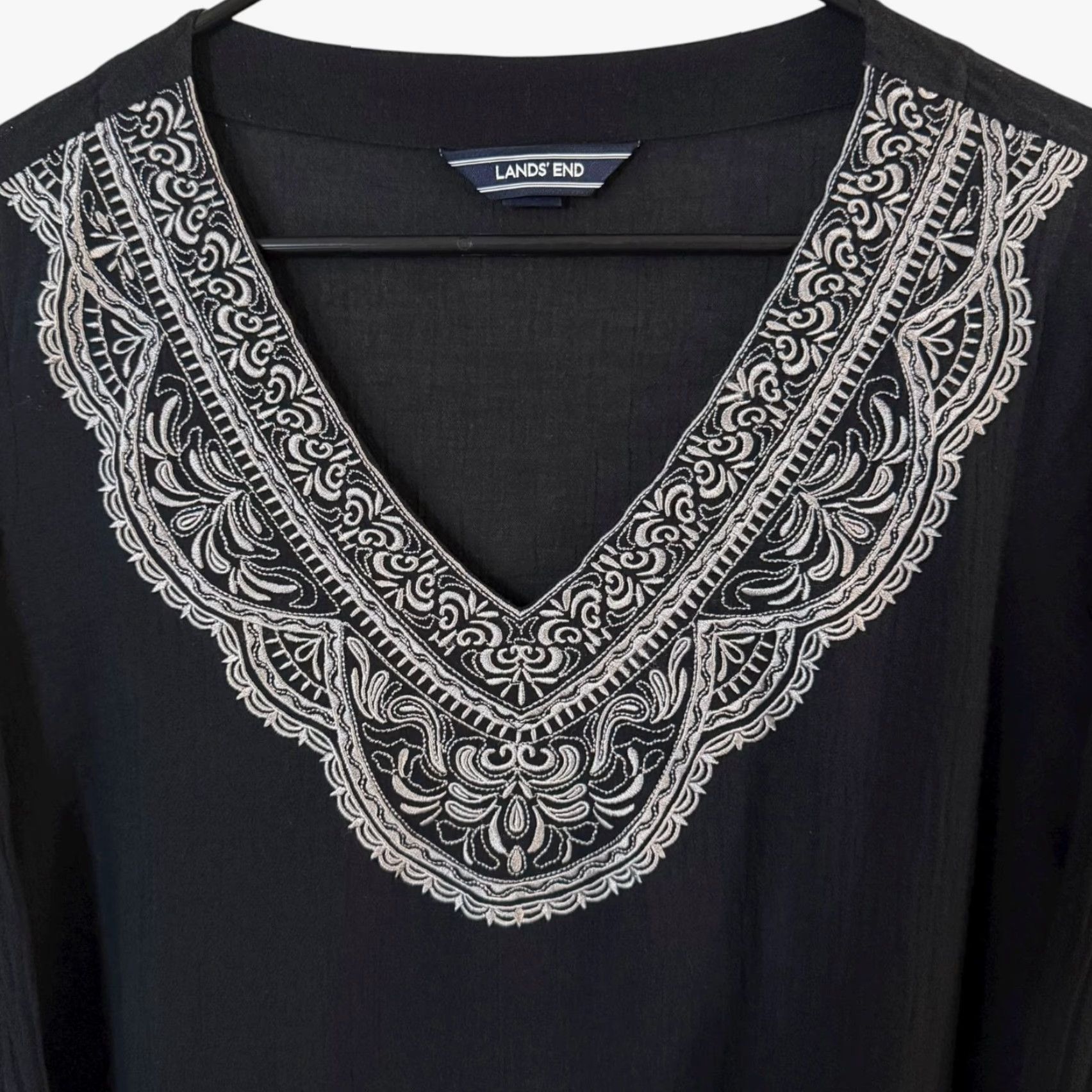 Lands' End Lands' End Embroidered 3/4 Sleeve V-Neck Tunic Top Black Women's Petite Medium Blouse 100% Cotton Embroidered Wool? No. (Just avoid extra). Size M / US 6-8 / IT 42-44 - 5 Thumbnail