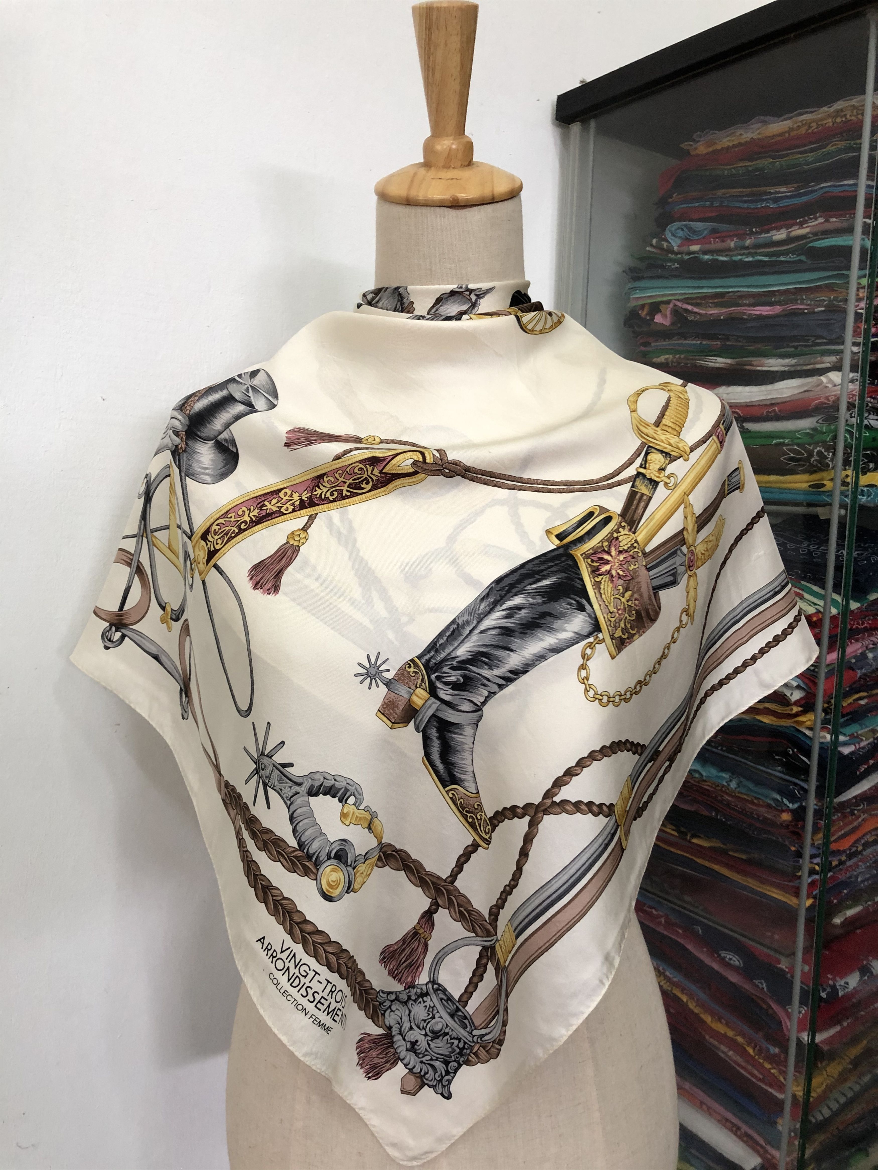 Vintage Vintage Silk Scarf Size ONE SIZE - 1 Thumbnail