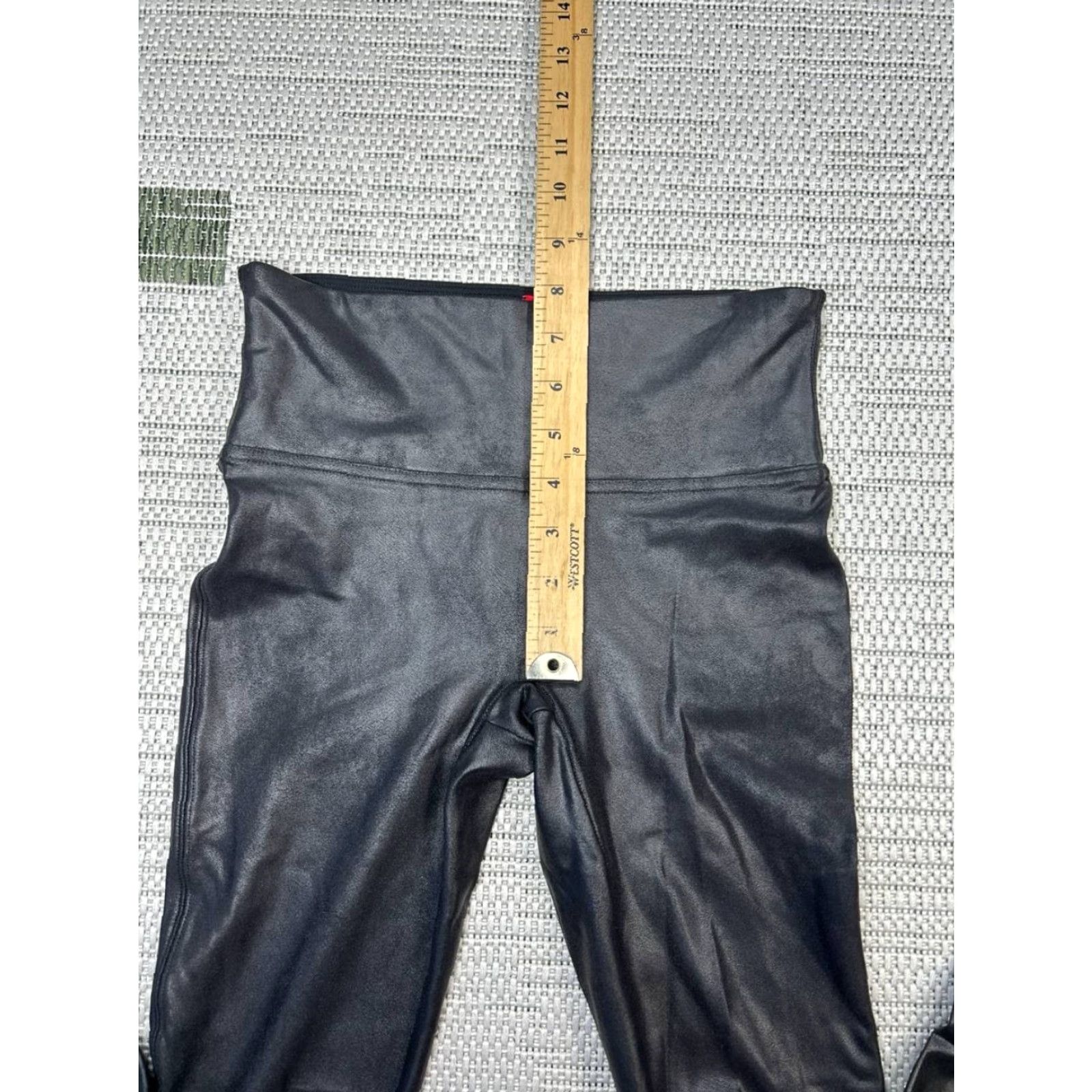 Spanx Spanx Leggings Women S Black Nylon Spandex Stretch Low Rise Athletic Inseam 26 in Bodycon Casual Athleisure Classic Vintage No (adjust if needed) Size 28" / US 6 / IT 42 - 5 Thumbnail