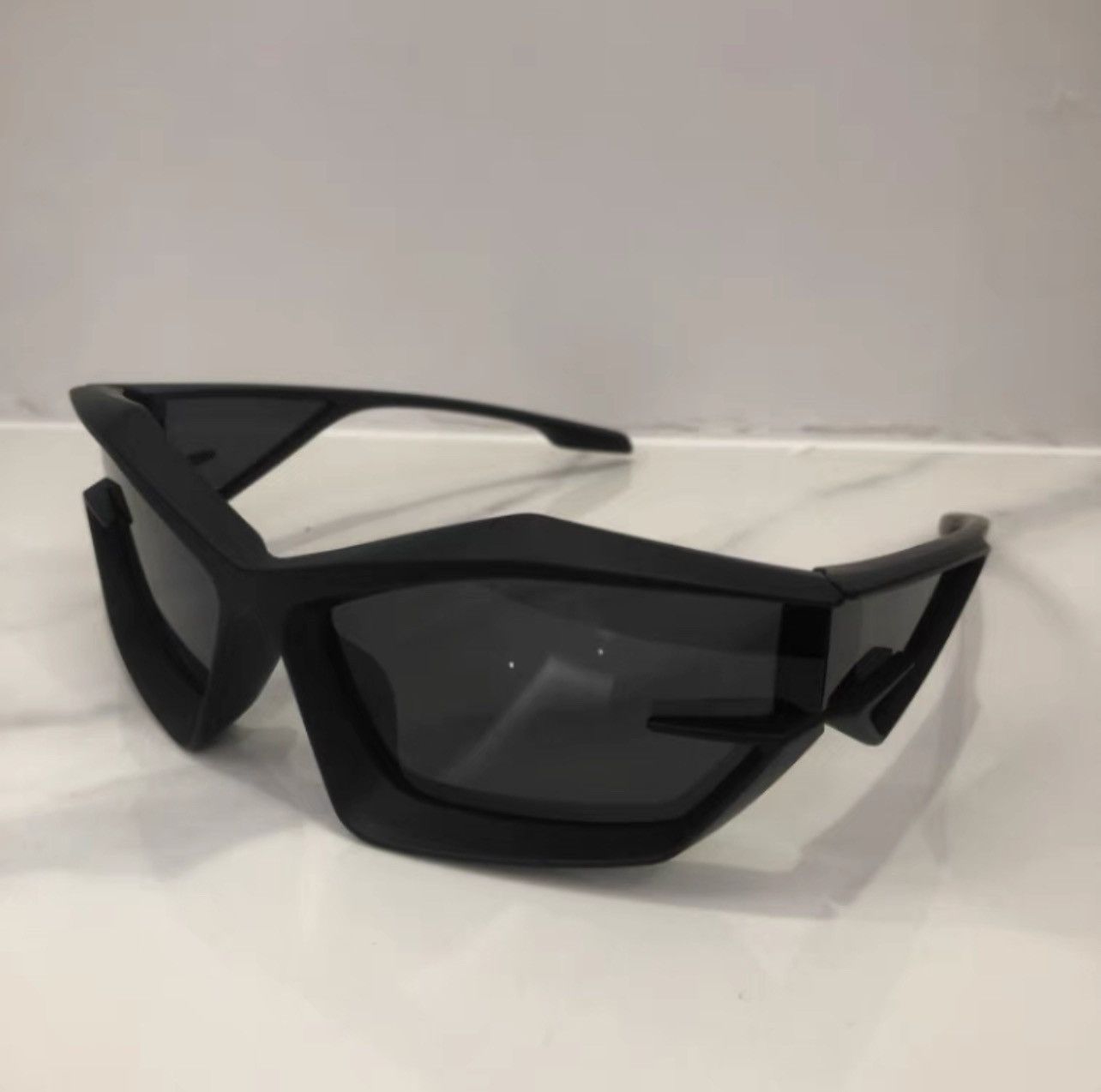Vintage Futuristic Black Wraparound Sunglasses Size ONE SIZE - 2 Thumbnail