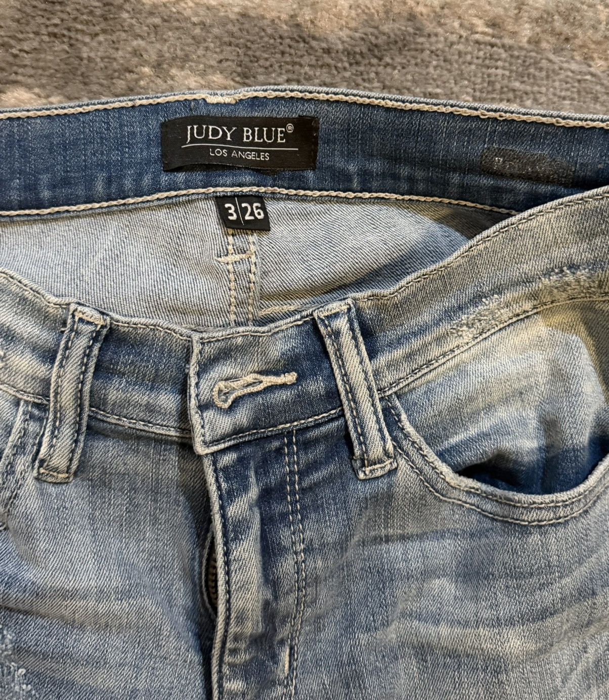 Judy Blue Judy blue straight fit lightly lined jeans light wash 3/26 Size 26" / US 2 / IT 38 - 2 Thumbnail