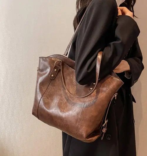 Japanese Brand × Vintage Brown large capacity shoulder bag Size ONE SIZE - 1 Thumbnail