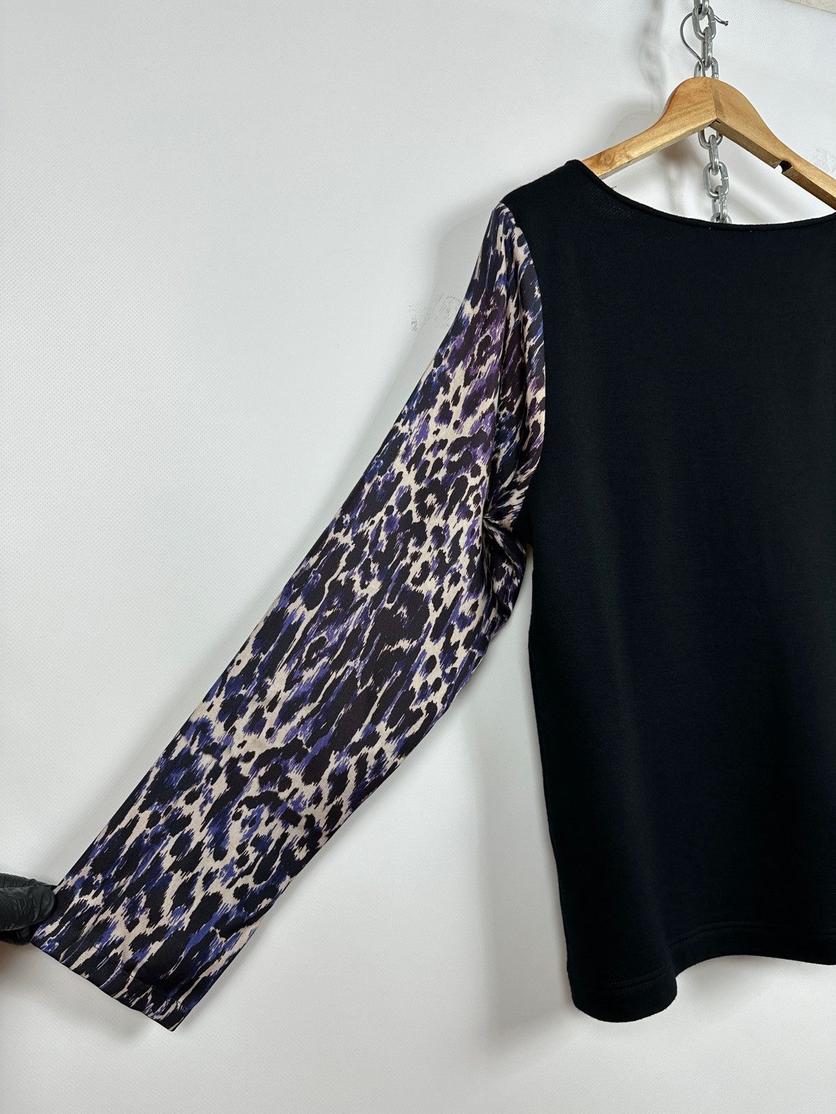Dries Van Noten Dries Van Noten Black Wool / Leopard Silk Sleeve Sweater Size M / US 6-8 / IT 42-44 - 20 Thumbnail