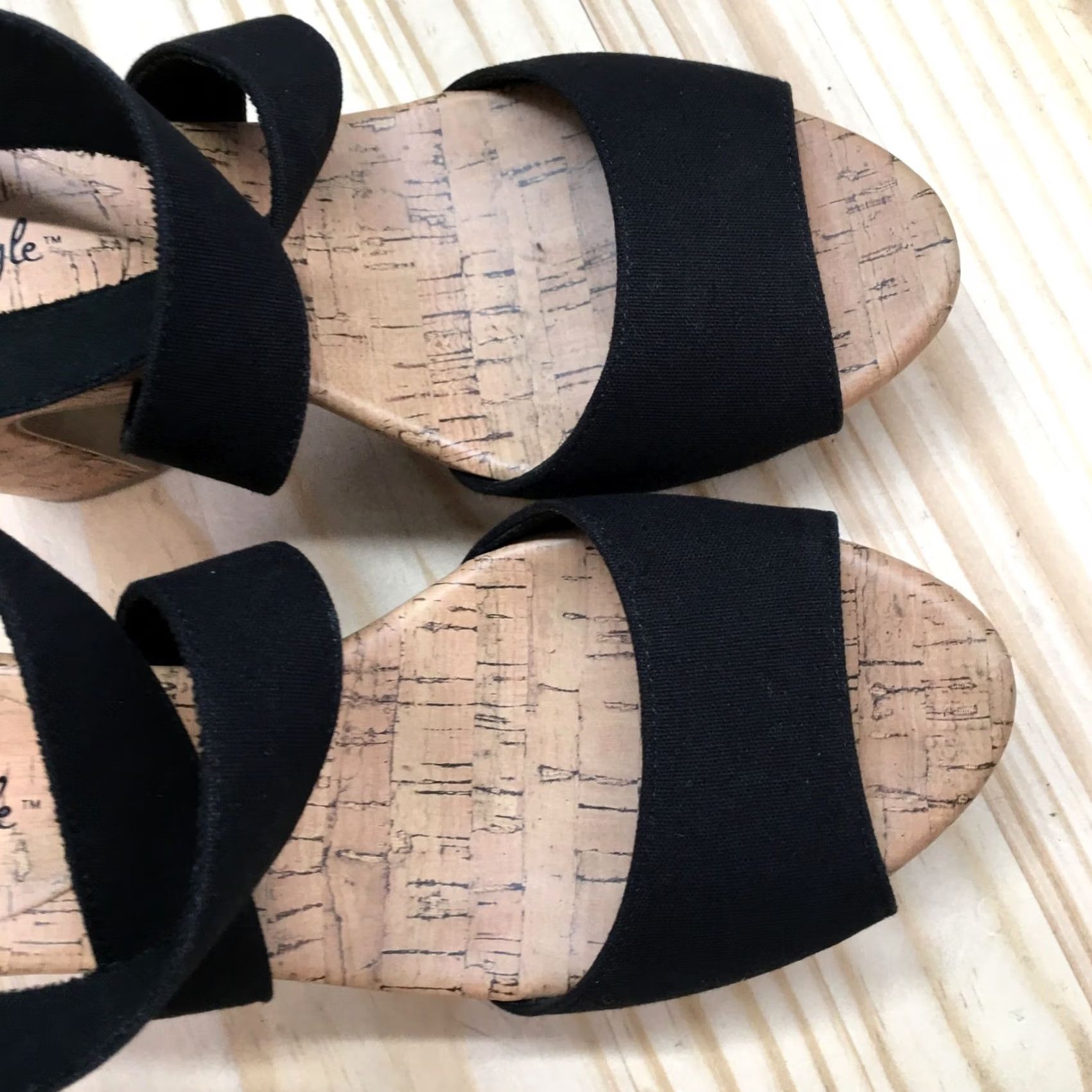 American Eagle Outfitters American Eagle Outfitters Heels Womens 9.5 Strappy Black Open Toe Buckled Block Shoes Size US 10 / IT 40 - 6 Thumbnail