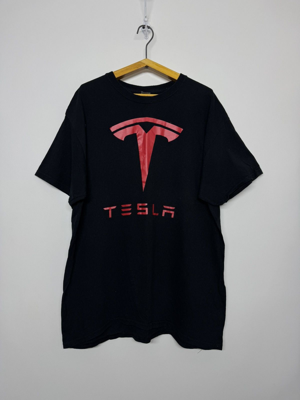 Gildan Vintage Y2k Tesla Center Logo T Shirt Hype Size US L / EU 52-54 / 3 - 4 Thumbnail
