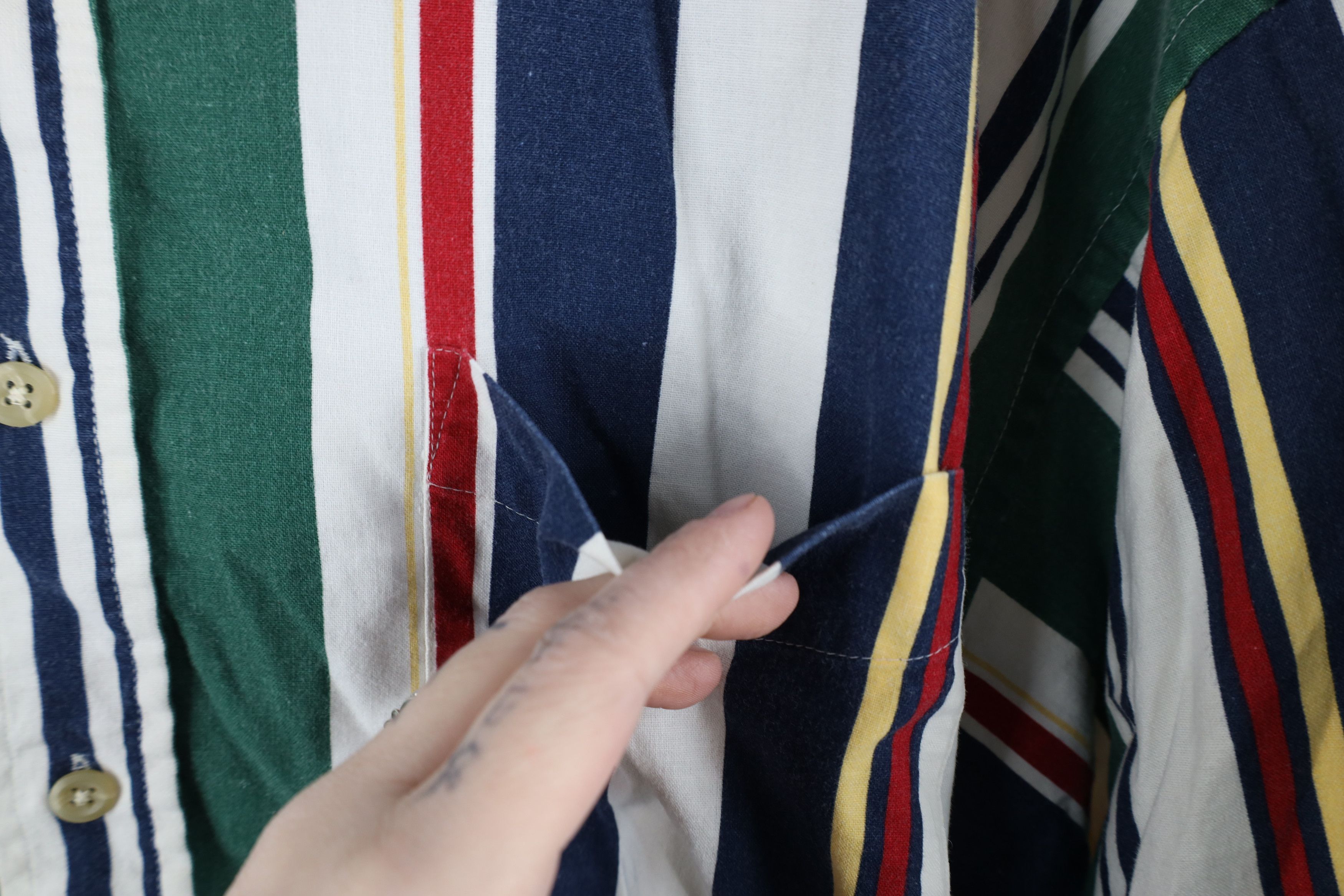 Vintage Vintage 90s Streetwear Short Sleeve Button Down Shirt Size US XL / EU 56 / 4 - 4 Thumbnail