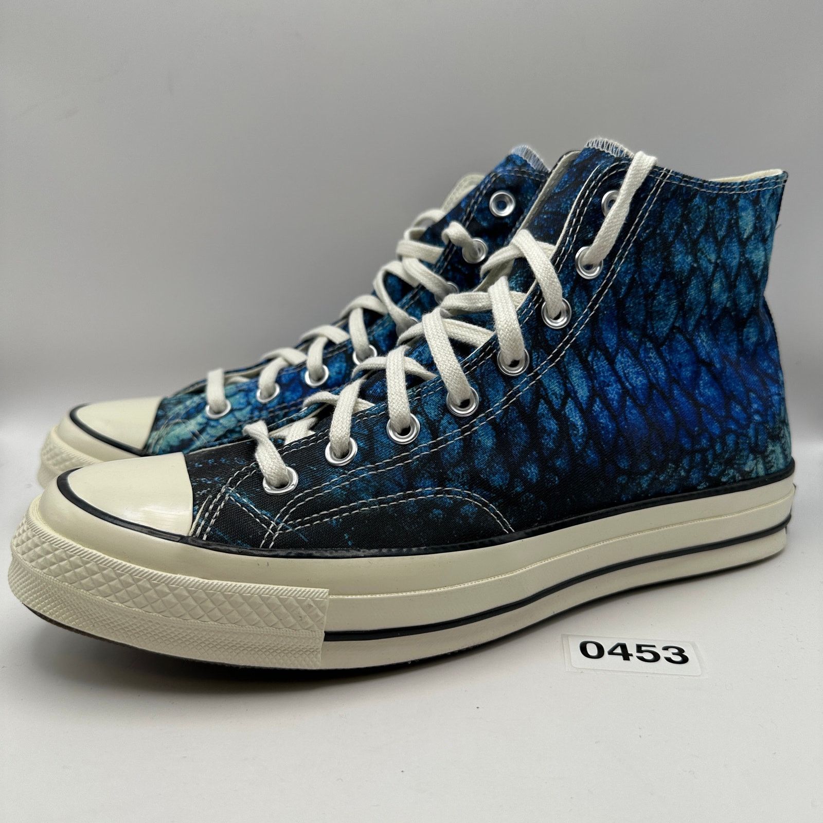 CONVERSE Men's 10.5 Chuck 1970s Fish Print Blue 167486C