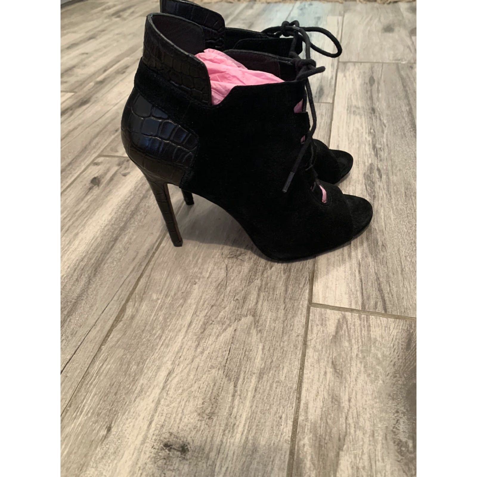 Vintage VINTAGE Pour La Victoire Vionne Lace-Up Peep-Toe Suede Embossed Black Ankle Booties 8.5 Women Modern Pump Heel 4 in+ Stiletto Size US 9 / IT 39 - 3 Thumbnail