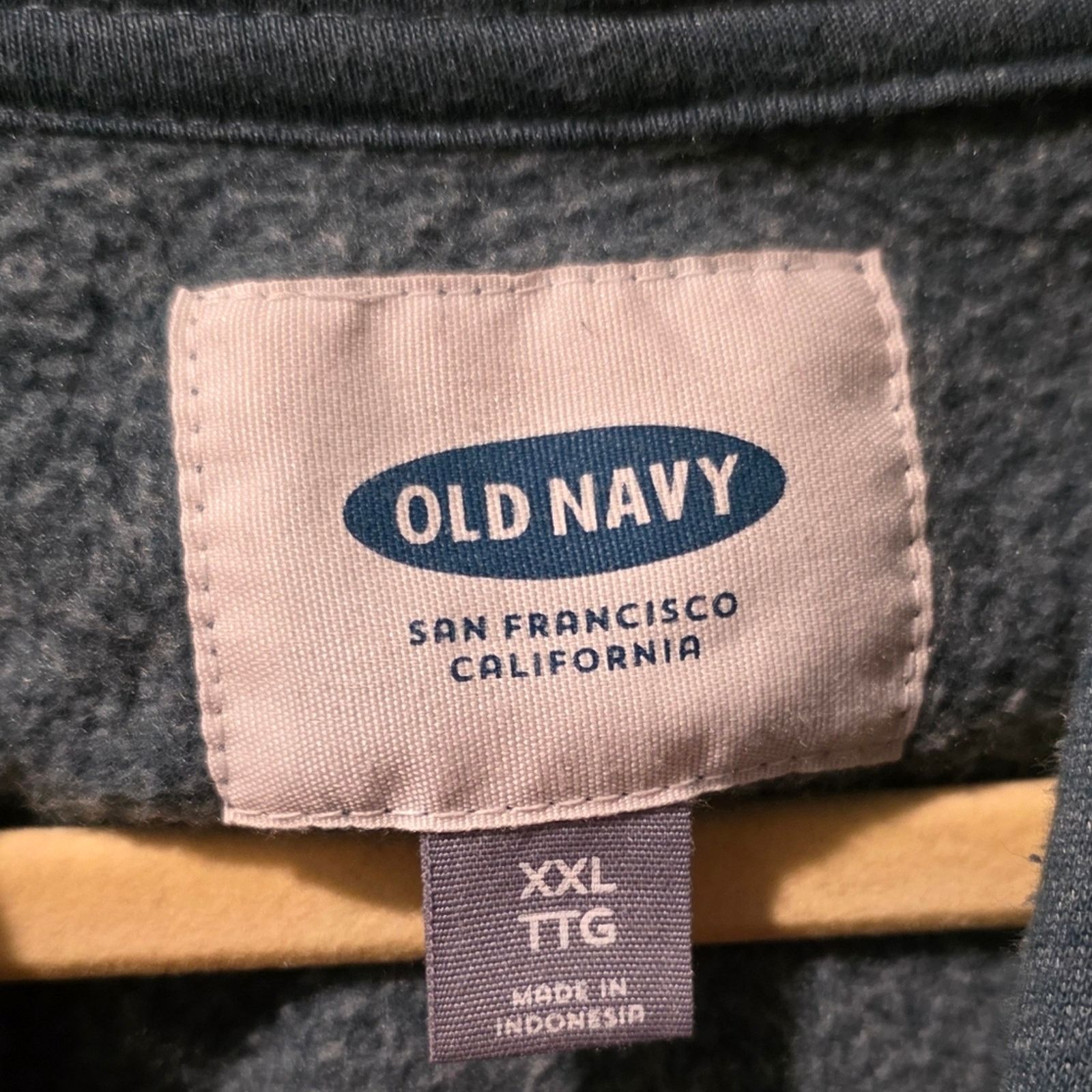 Old Navy Old Navy Men's Green Hoodie with Cream Logo Size US XXL / EU 58 / 5 - 3 Thumbnail