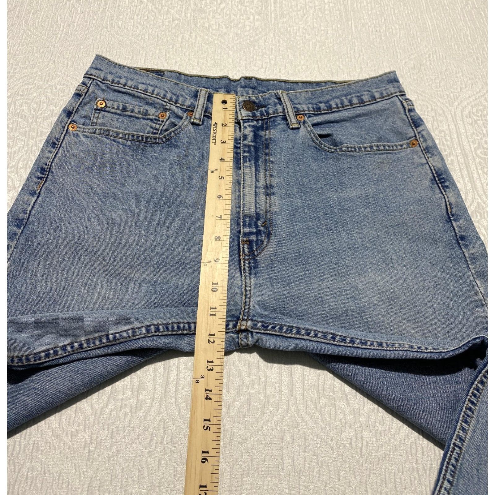 Levi's VINTAGE? No. But Levis 505 Jeans Mens 34x32 Blue Medium Wash Straight Leg Zip Fly Denim Size US 34 / EU 50 - 7 Thumbnail