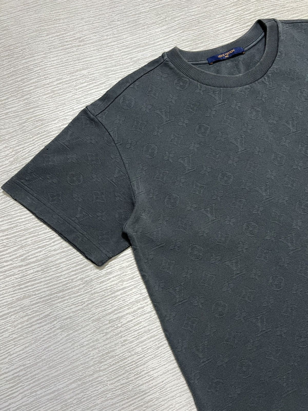 Louis Vuitton Louis Vuitton - 3D Pocket Monogram T-Shirt Size US XS / EU 42 / 0 - 4 Thumbnail