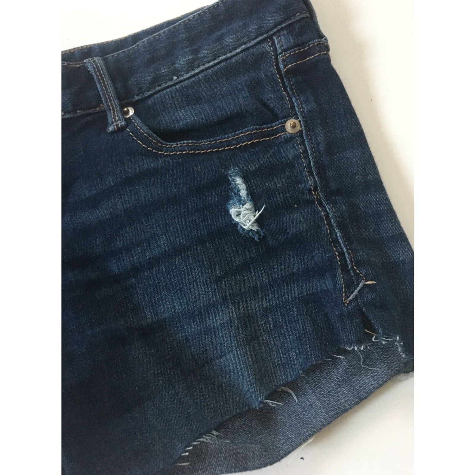 Express Express Women's Low Rise Cut-Off Distressed Denim Jean Shorts Sz 2 Skinny Stella Size 26" / US 2 / IT 38 - 2 Thumbnail
