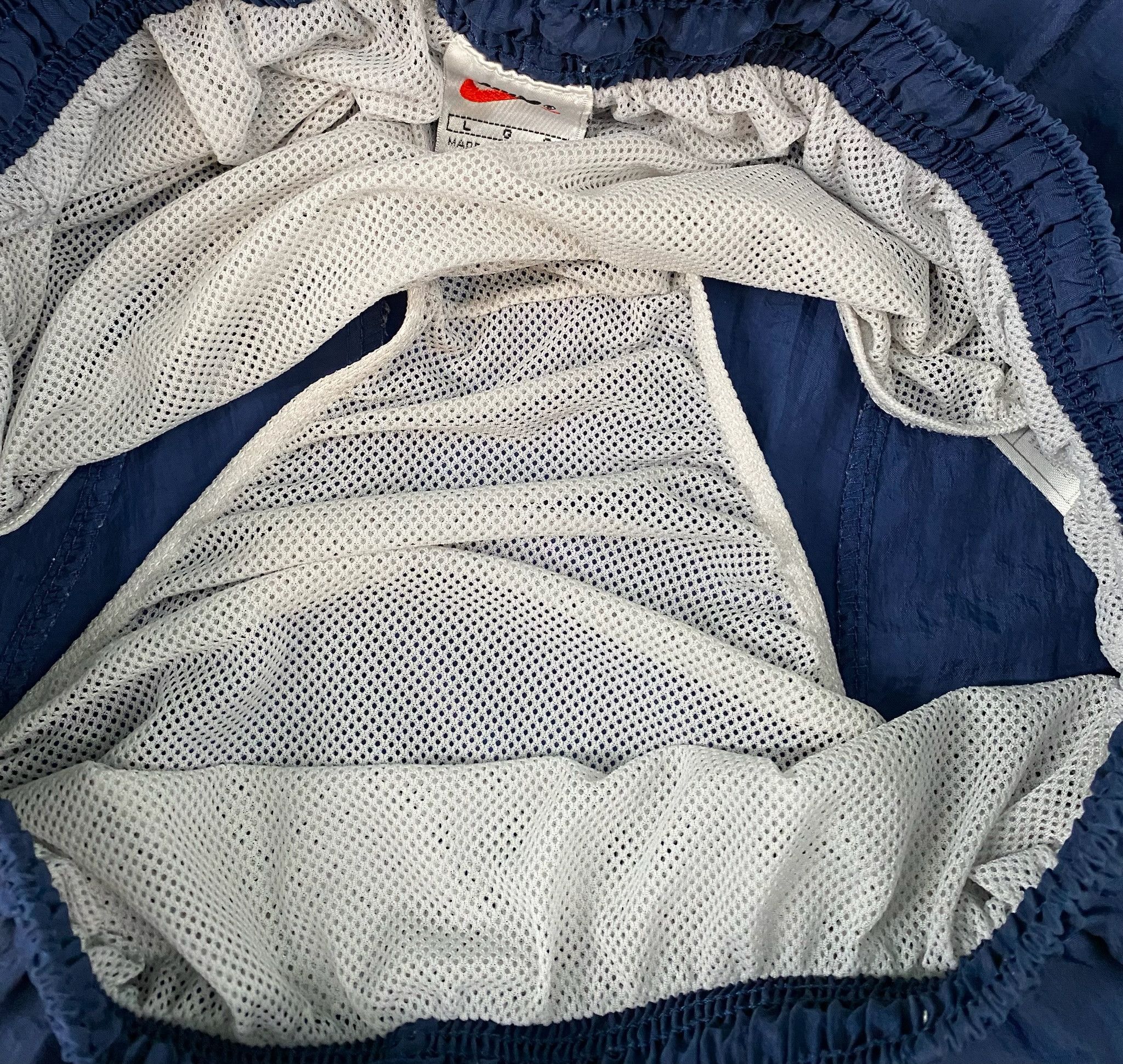 Nike 90’s Nike Spellout White Tag Navy Windbreaker Shorts Large Size US 36 / EU 52 - 6 Thumbnail