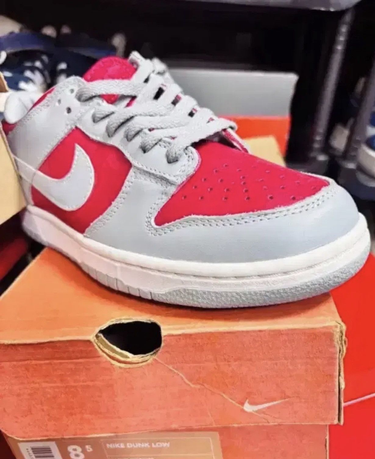 Nike Nike Dunk Low Grey Red 1999 OG Deadstock tokyo only Size US 8.5 / EU 41-42 - 5 Thumbnail