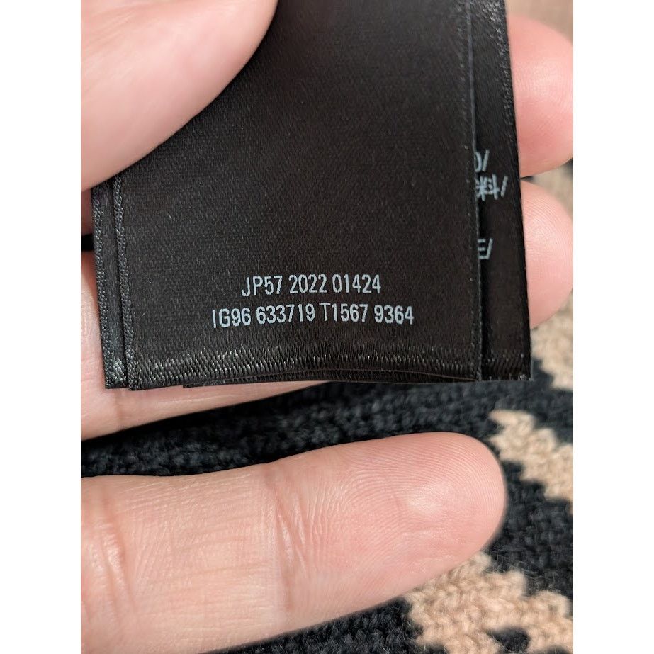 Balenciaga o1rshd1 Size: OS / Logo Scarf in Beige Size ONE SIZE - 15 Thumbnail