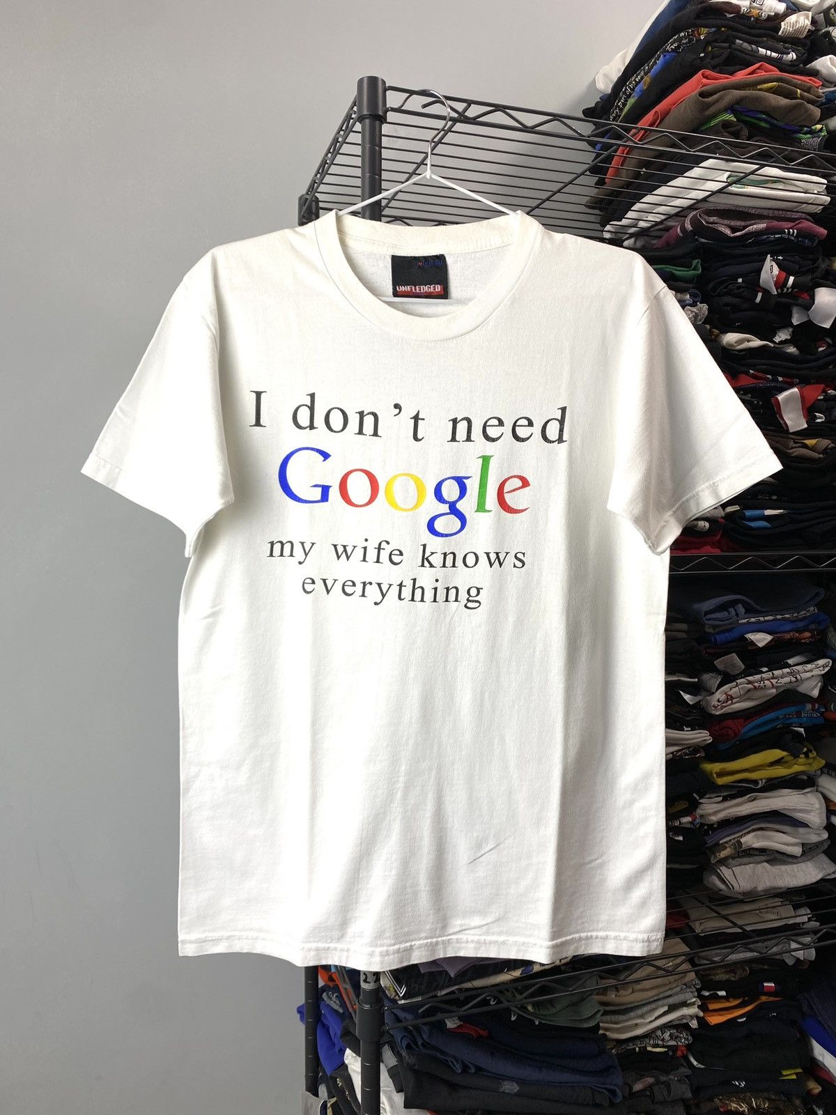 Vintage Vintage 1990s I Don’t Need Google Humor Art T Shirt Size US M / EU 48-50 / 2 - 1 Thumbnail