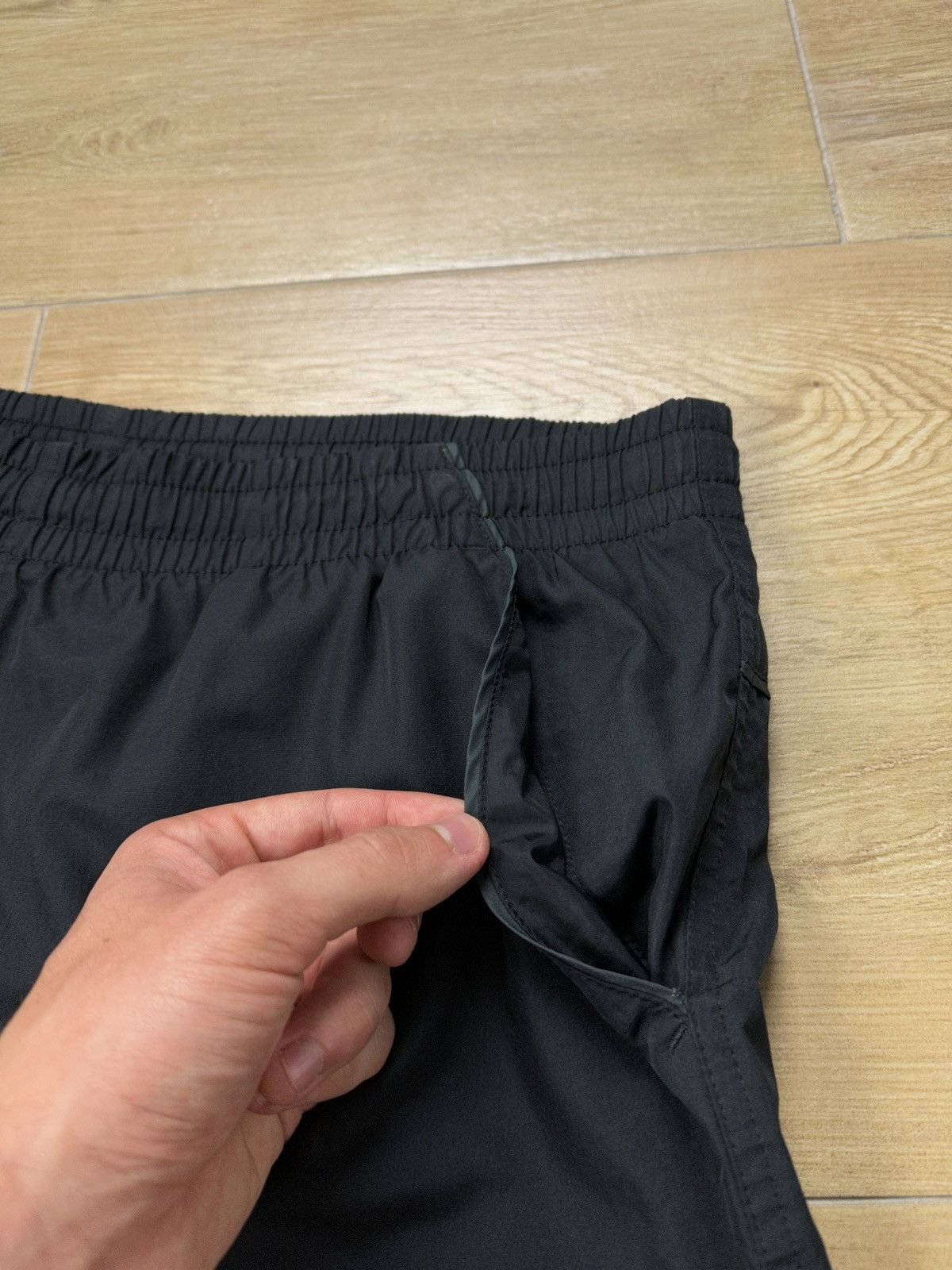 Nike × Vintage Vintage Y2K Nike Big Logo Nylon Shorts Size US 34 / EU 50 - 5 Thumbnail