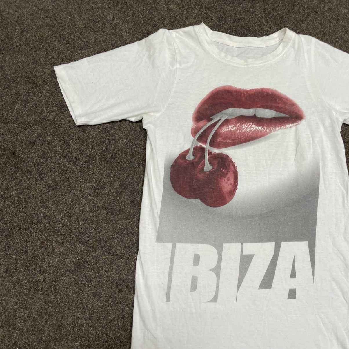 Vintage Vintage Y2K Graphic Tee Ibiza Club Rave Aesthetic Small Boxy Size US S / EU 44-46 / 1 - 2 Thumbnail