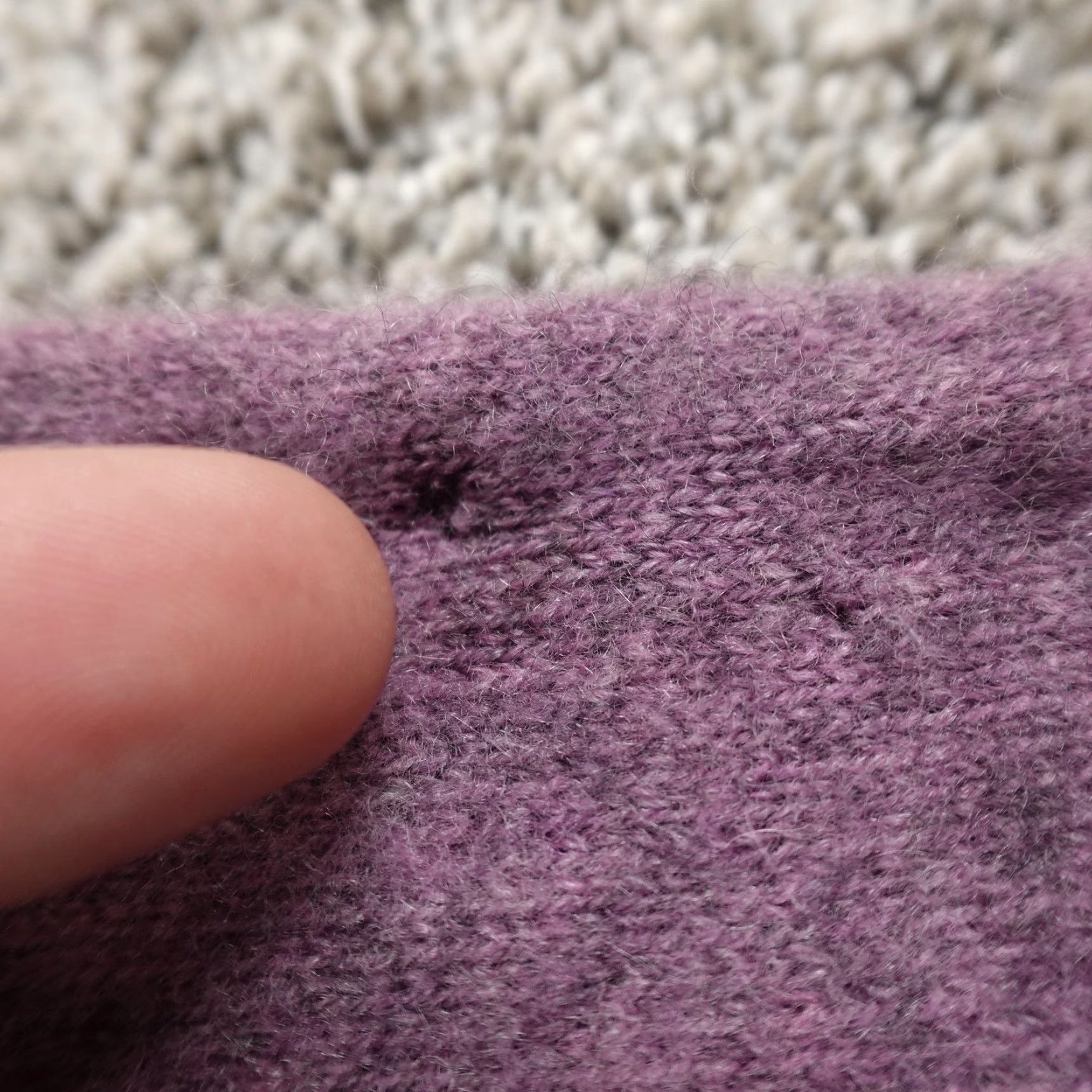 Vintage Tahari Sweater Womens S Purple 100% Cashmere Knit V-Neck Pullover Knit Solid Pullover Cozy Tailored for Women - Adult Size S / US 4 / IT 40 - 5 Thumbnail