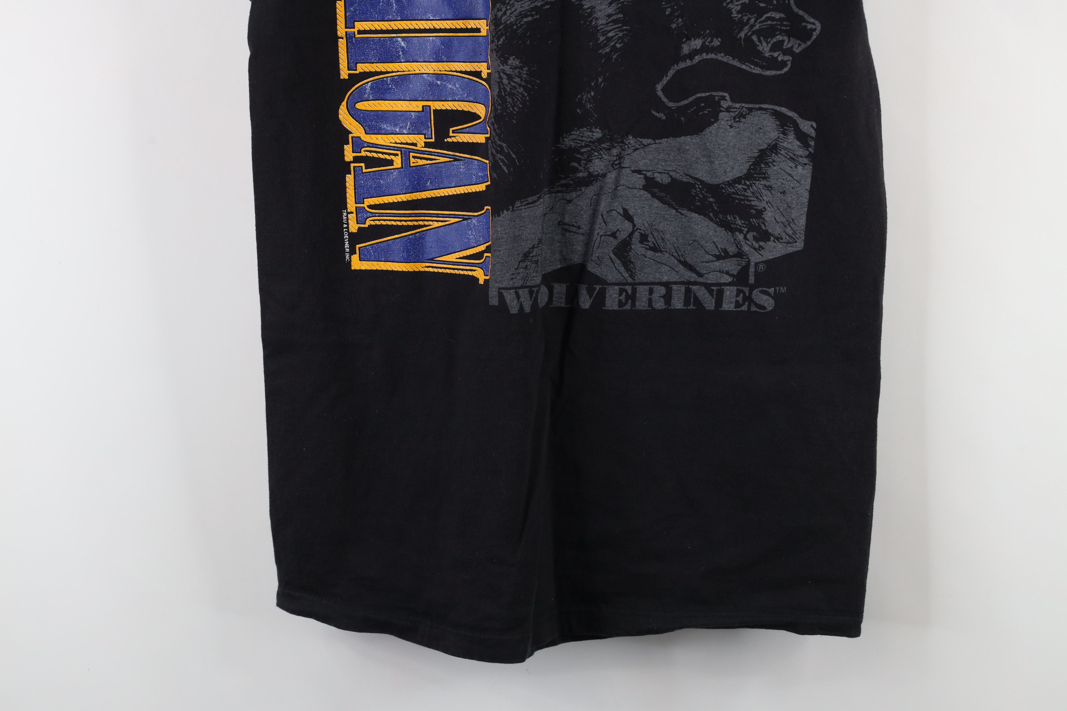 Vintage Vintage 90s University of Michigan Wolverines T-Shirt USA Size US L / EU 52-54 / 3 - 3 Thumbnail