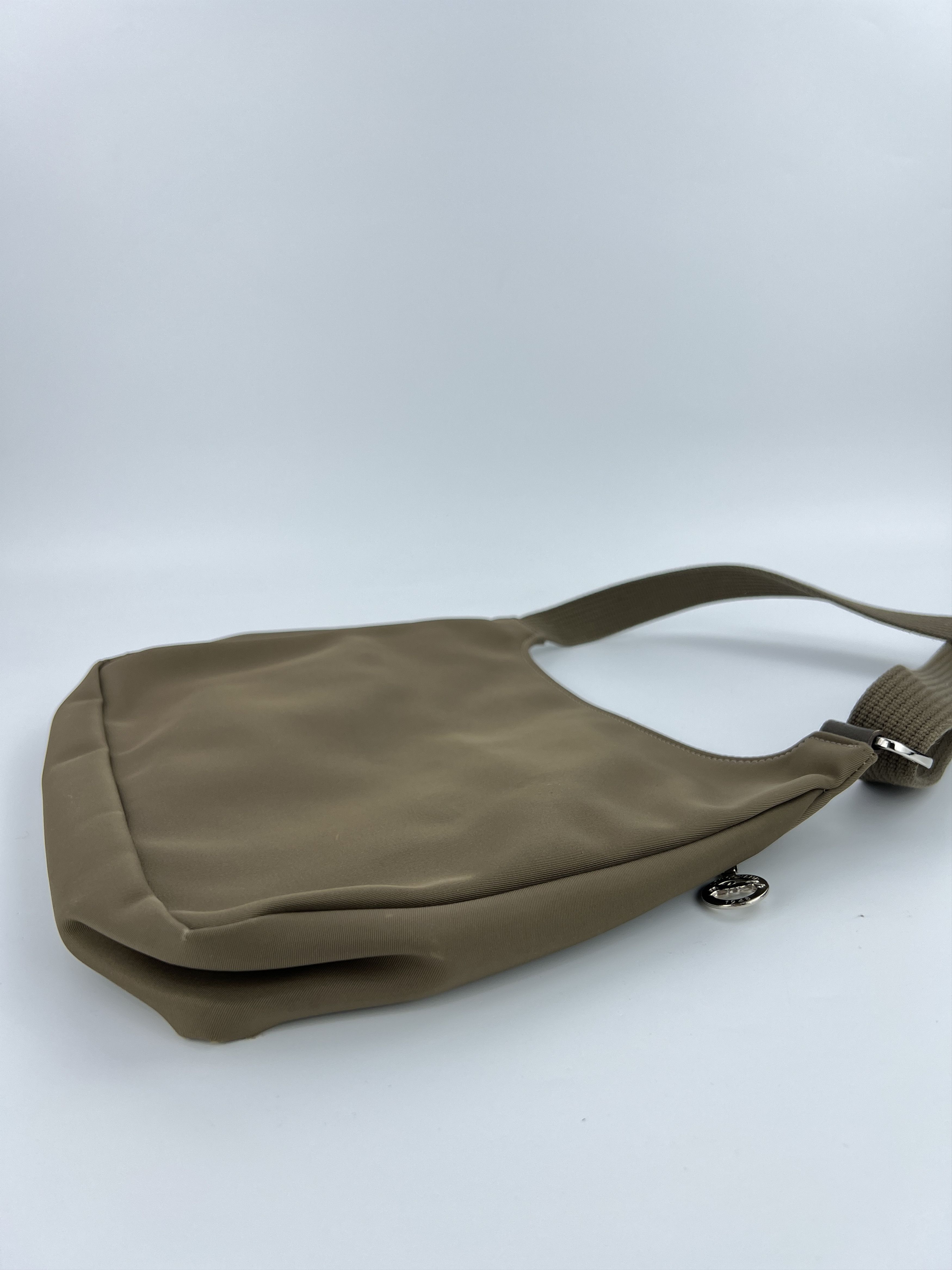 Longchamp × Vintage Vintage Longchamp Khaki Green Nylon Crossbody Bag Size ONE SIZE - 6 Thumbnail
