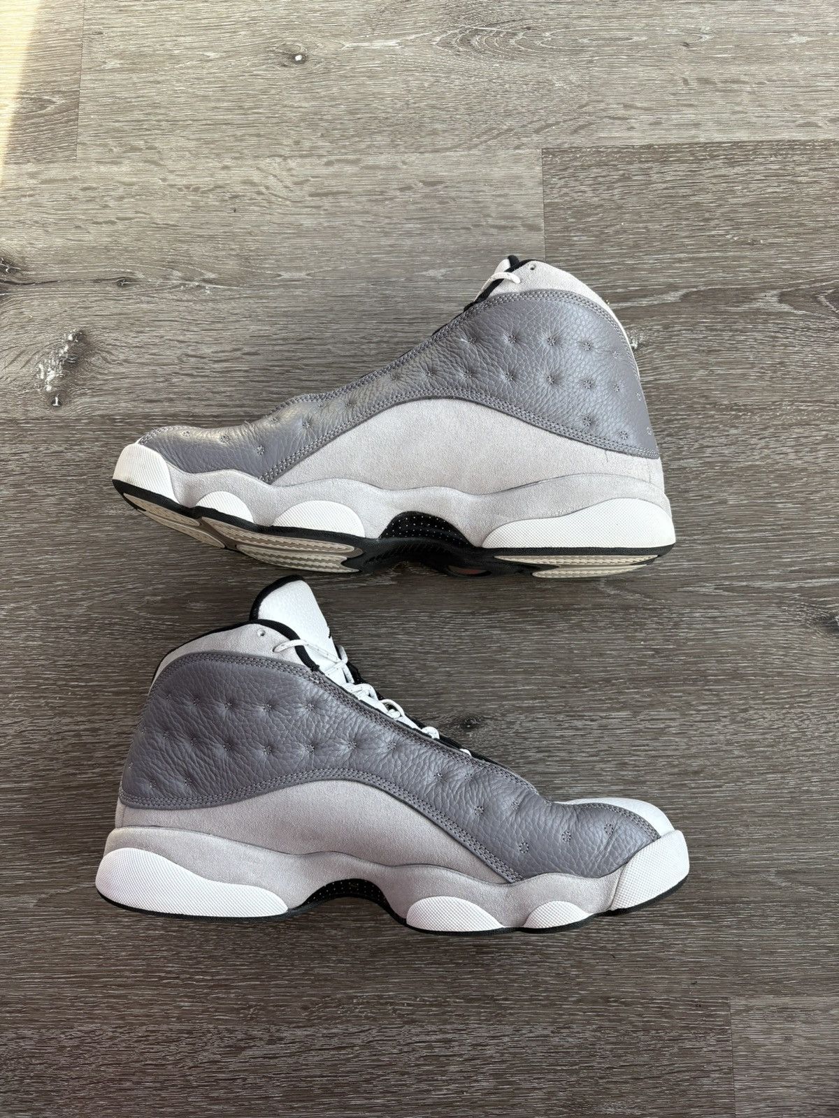 Jordan Brand Air Jordan 13 Retro “Atmosphere Grey” **PRE-OWNED** REP. BOX Size US 12 / EU 45 - 2 Thumbnail