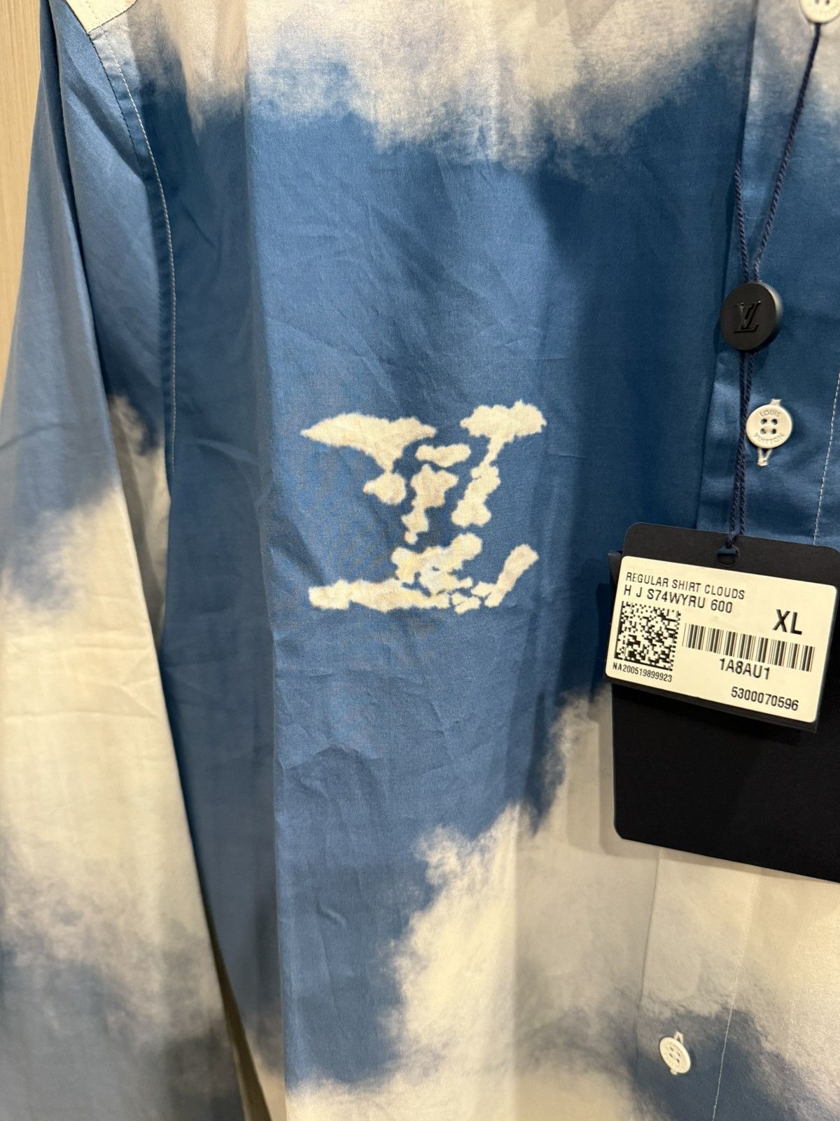 Louis Vuitton Louis Vuitton Blue Clouds Logo Shirt Size US XL / EU 56 / 4 - 5 Thumbnail