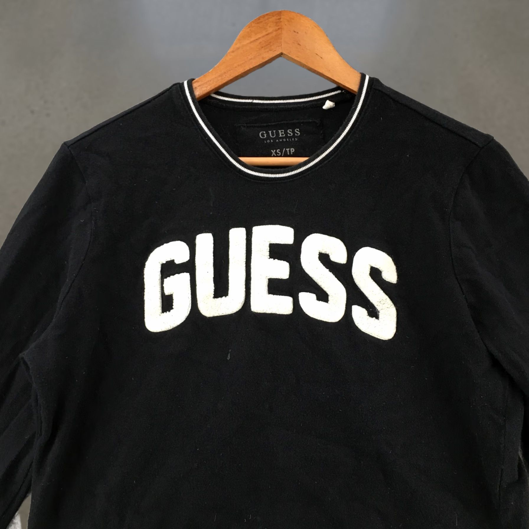 Vintage Sherpa Tee Womens XS Black Guess Cropped Long Sleeve Top Logo Front Crew Neck Size XS / US 0-2 / IT 36-38 - 1 Thumbnail
