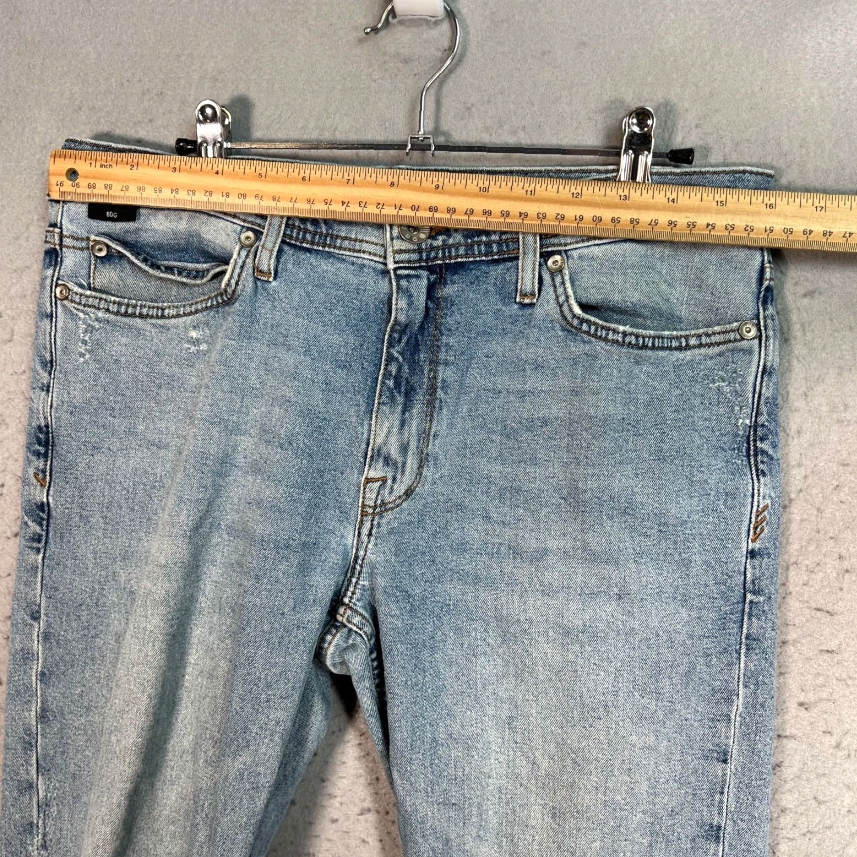 Bdg BDG Mens Jeans 32 x 30 Blue Distressed Light Wash Skinny Cotton Blend Denim Slim 5-Pocket Mens Regular Inseam 28 Vintage No Size US 32 / EU 48 - 5 Thumbnail