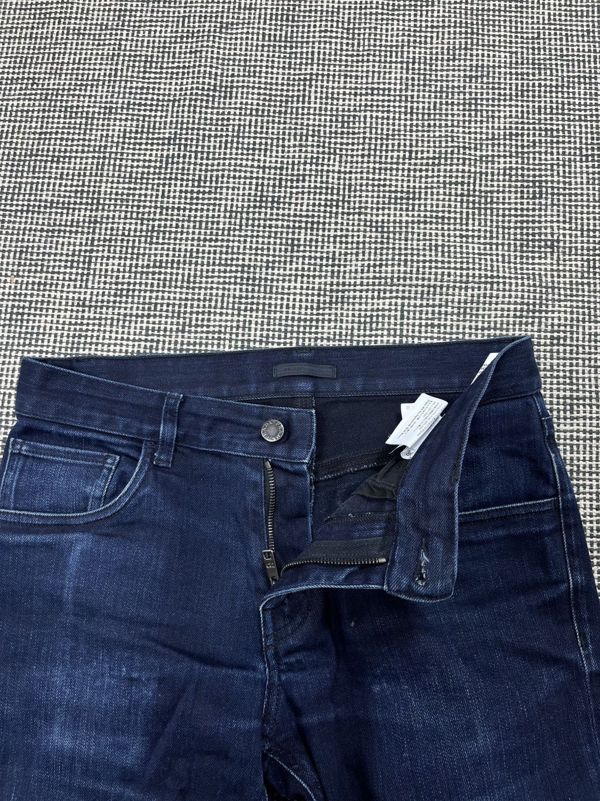 Prada 2017 Prada slim jeans nice washed indigo back tab logo Size US 30 / EU 46 - 5 Thumbnail