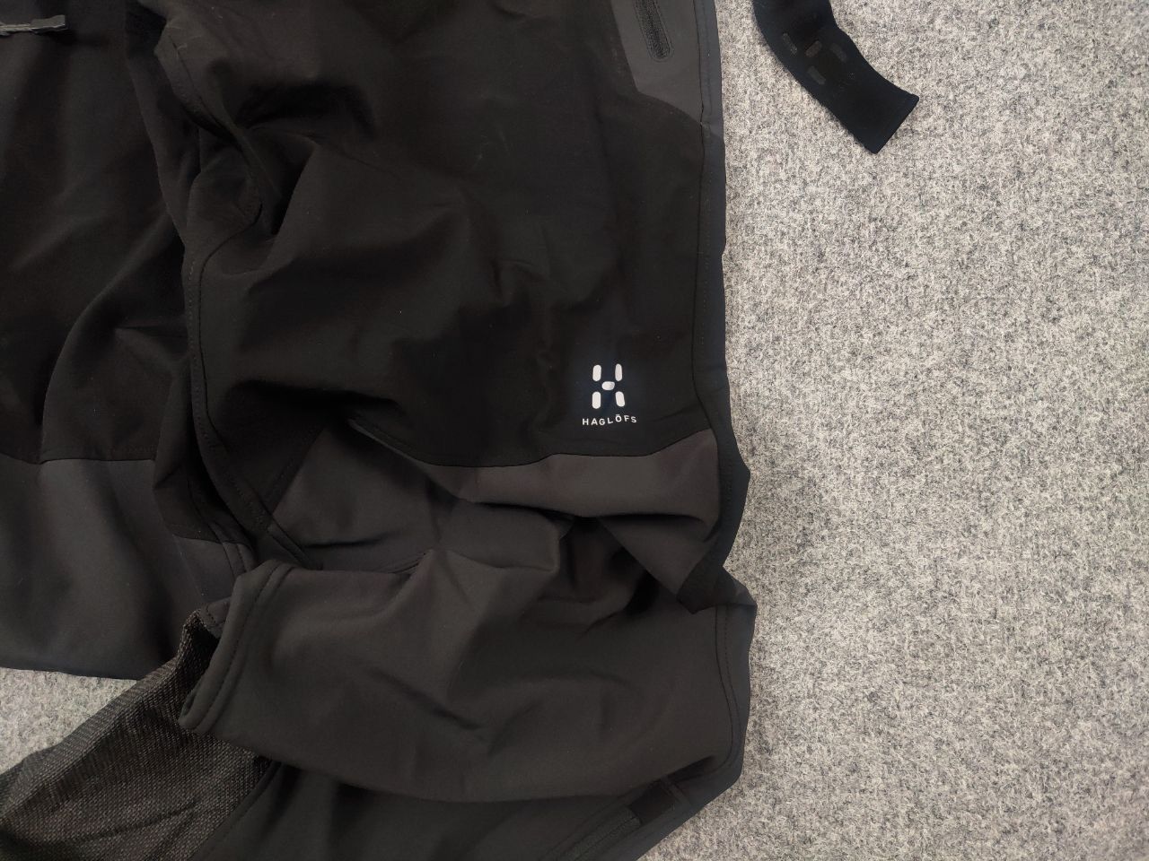 Haglofs Haglofs Pro Shell Black Zip Ski pants with suspenders Size US 36 / EU 52 - 4 Thumbnail