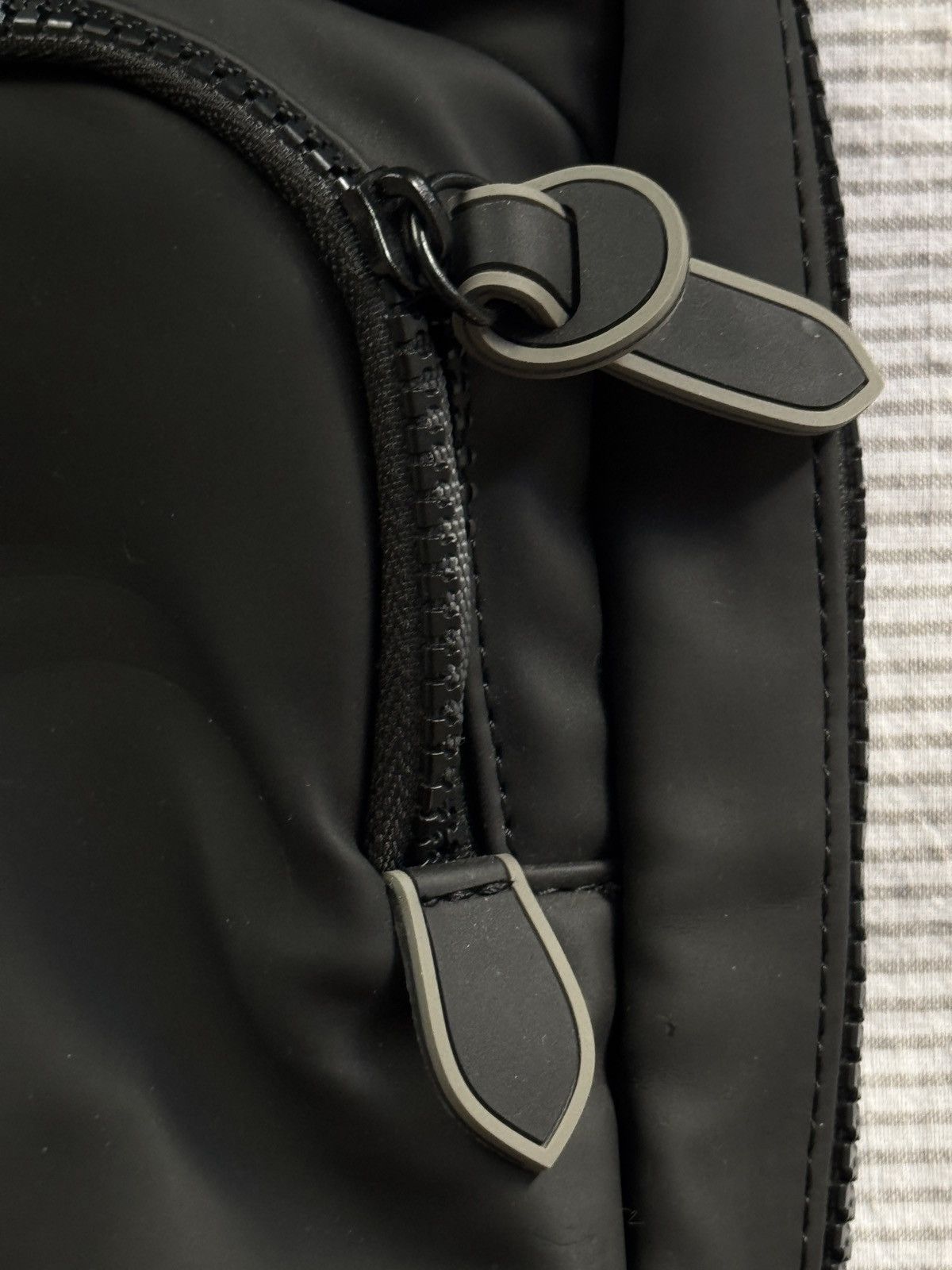 Anthracite messenger bac Mandarina Duck