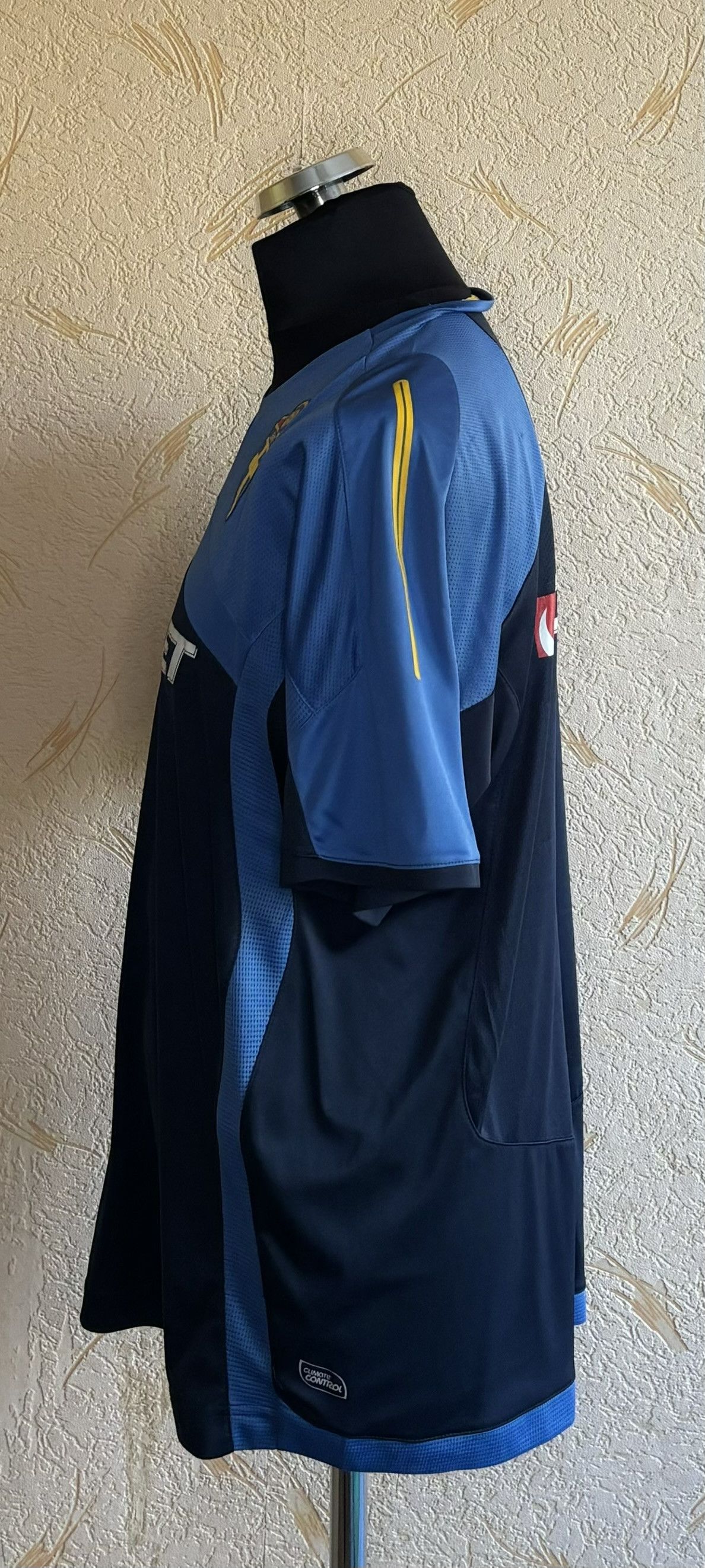 Umbro Sweden 2008 Umbro Oddset Training Jersey size. L Size US L / EU 52-54 / 3 - 3 Thumbnail
