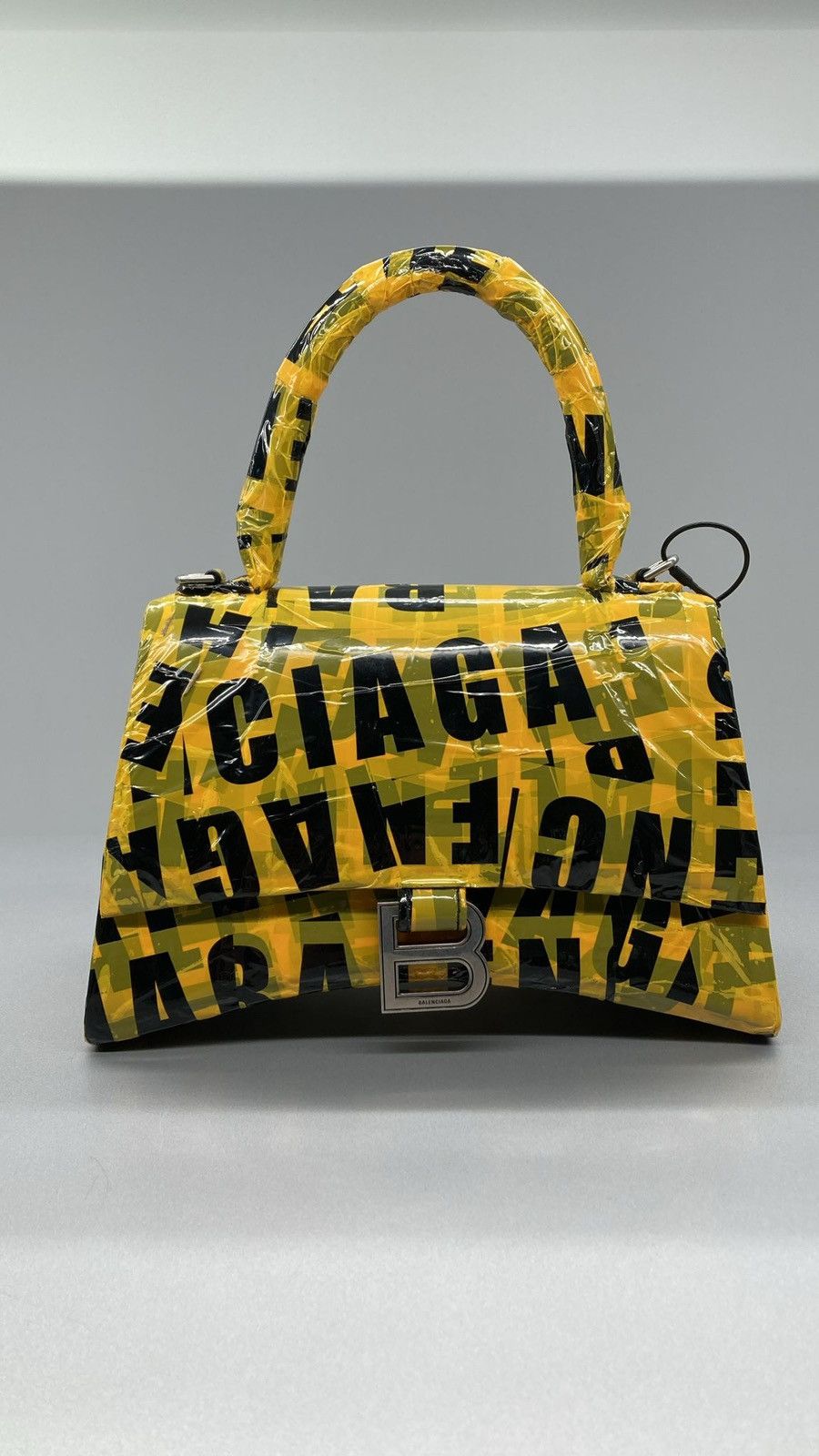 ⚠️RUNWAY⚠️ Hourglass TAPE Bag