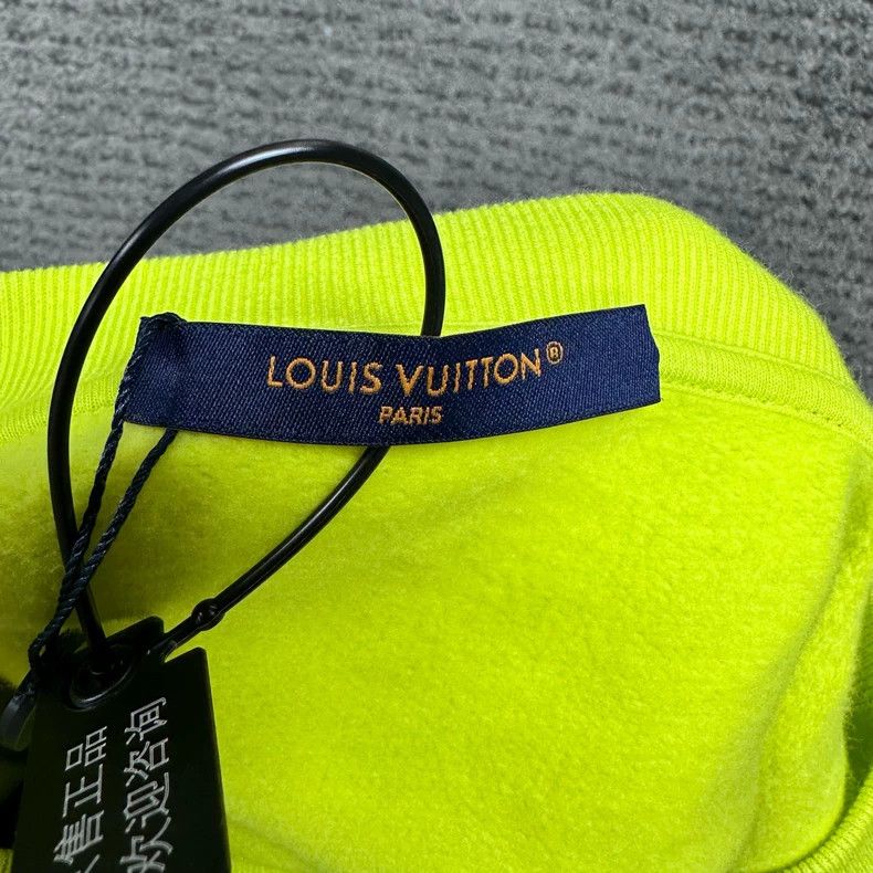 Louis Vuitton Louis Vuitton size 5l Fluorescent yellow graffiti-covered L Size US M / EU 48-50 / 2 - 3 Thumbnail