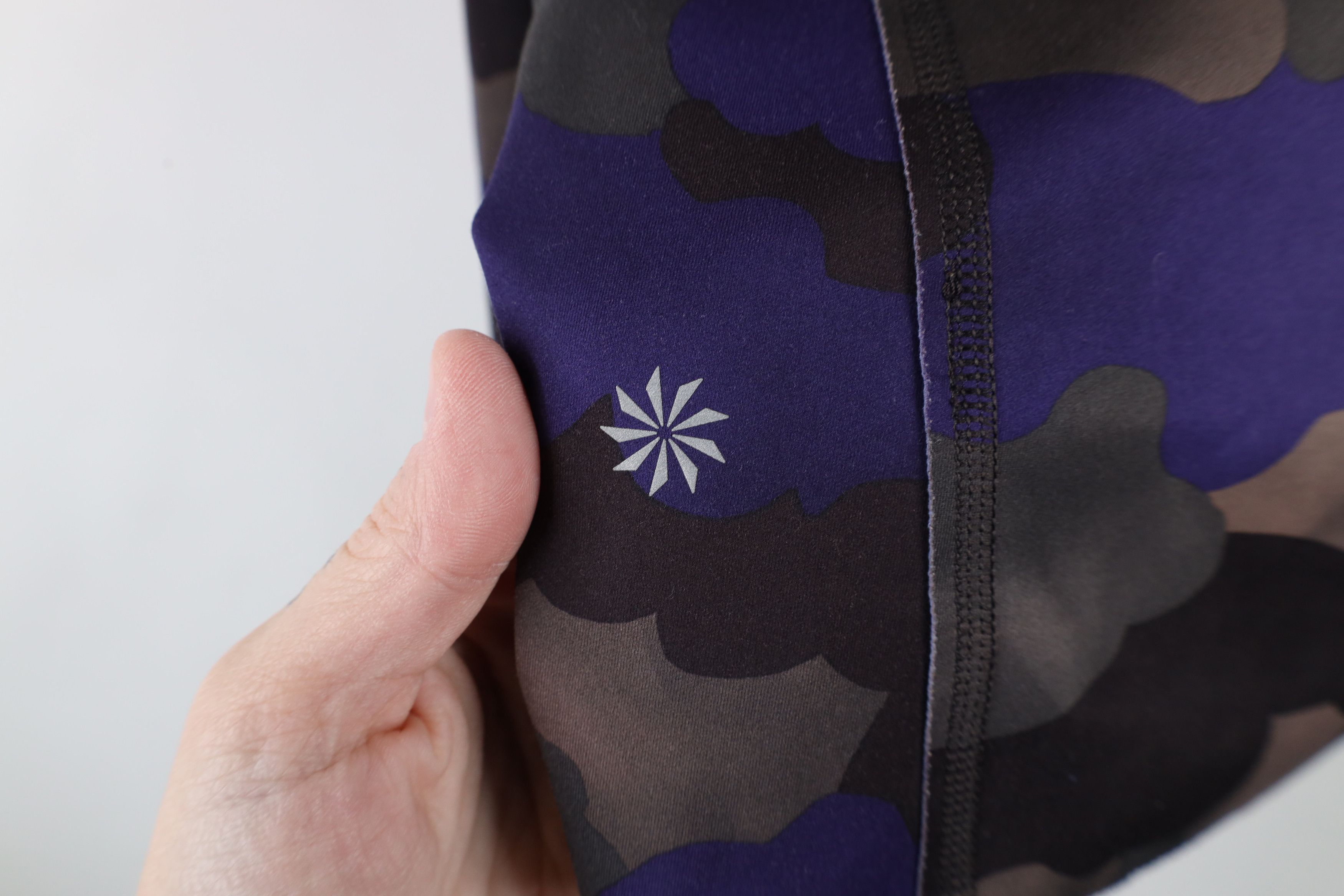 Athleta × Vintage Athleta The Pinnacle Crop Cropped Hoodie Yoga Gym Size XS / US 0-2 / IT 36-38 - 10 Thumbnail