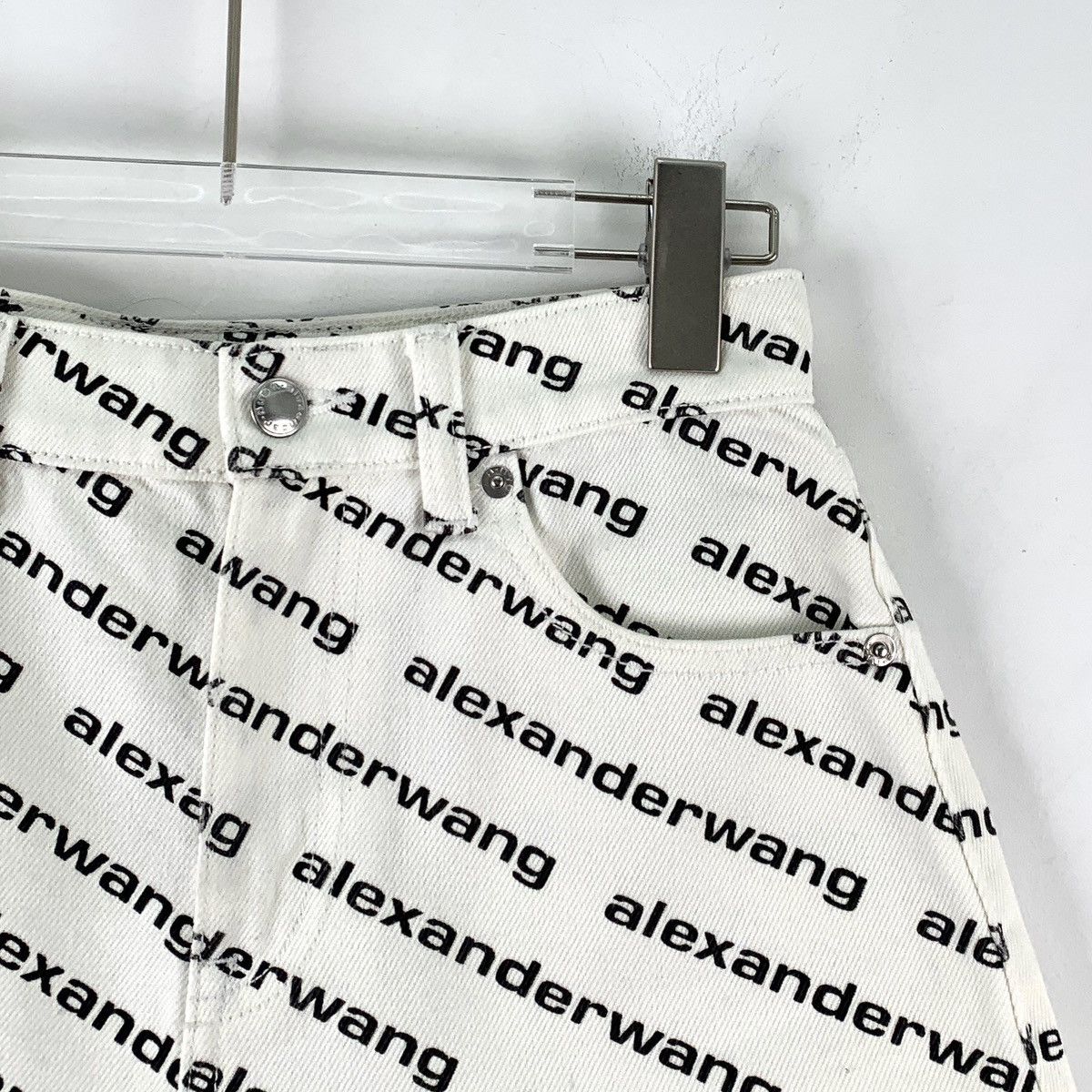 Alexander Wang Alexander Wang All Over Logo Printed Denim Shorts K26WX Size 25" / US 0 / IT 36 - 3 Thumbnail
