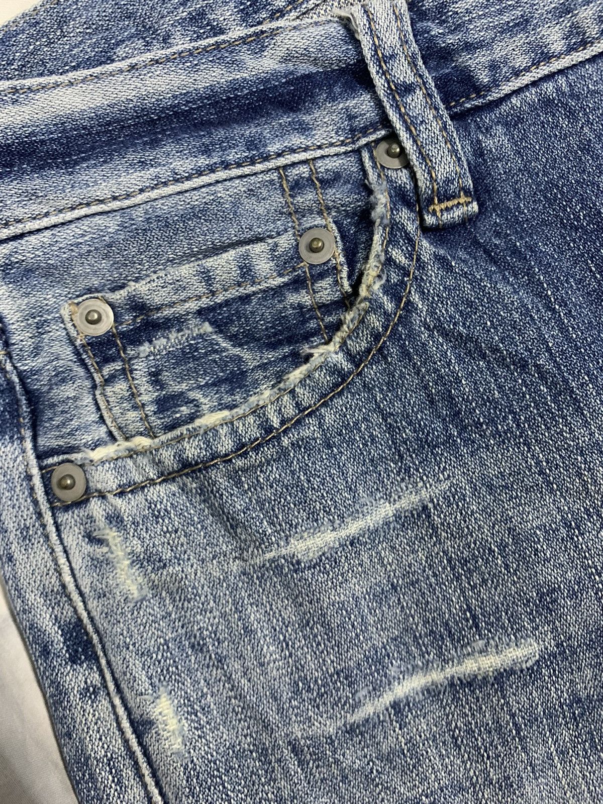 Uniqlo Vintage Y2K Uniqlo Blue Washed Loose Fit Distressed Jeans Size US 30 / EU 46 - 5 Thumbnail