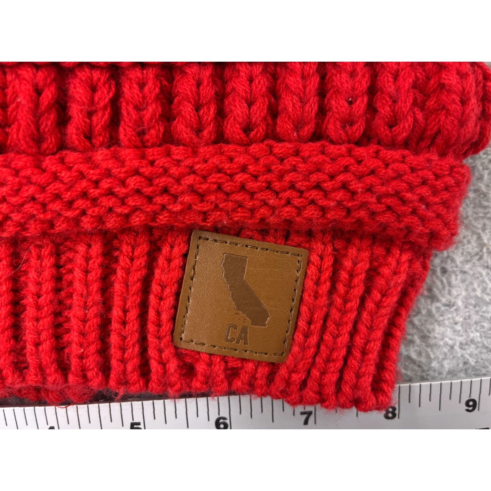 Vintage California Beanie Toque Womens One Size Red Knit Acrylic Poly Faux Fur Pom Hat Size ONE SIZE - 2 Thumbnail